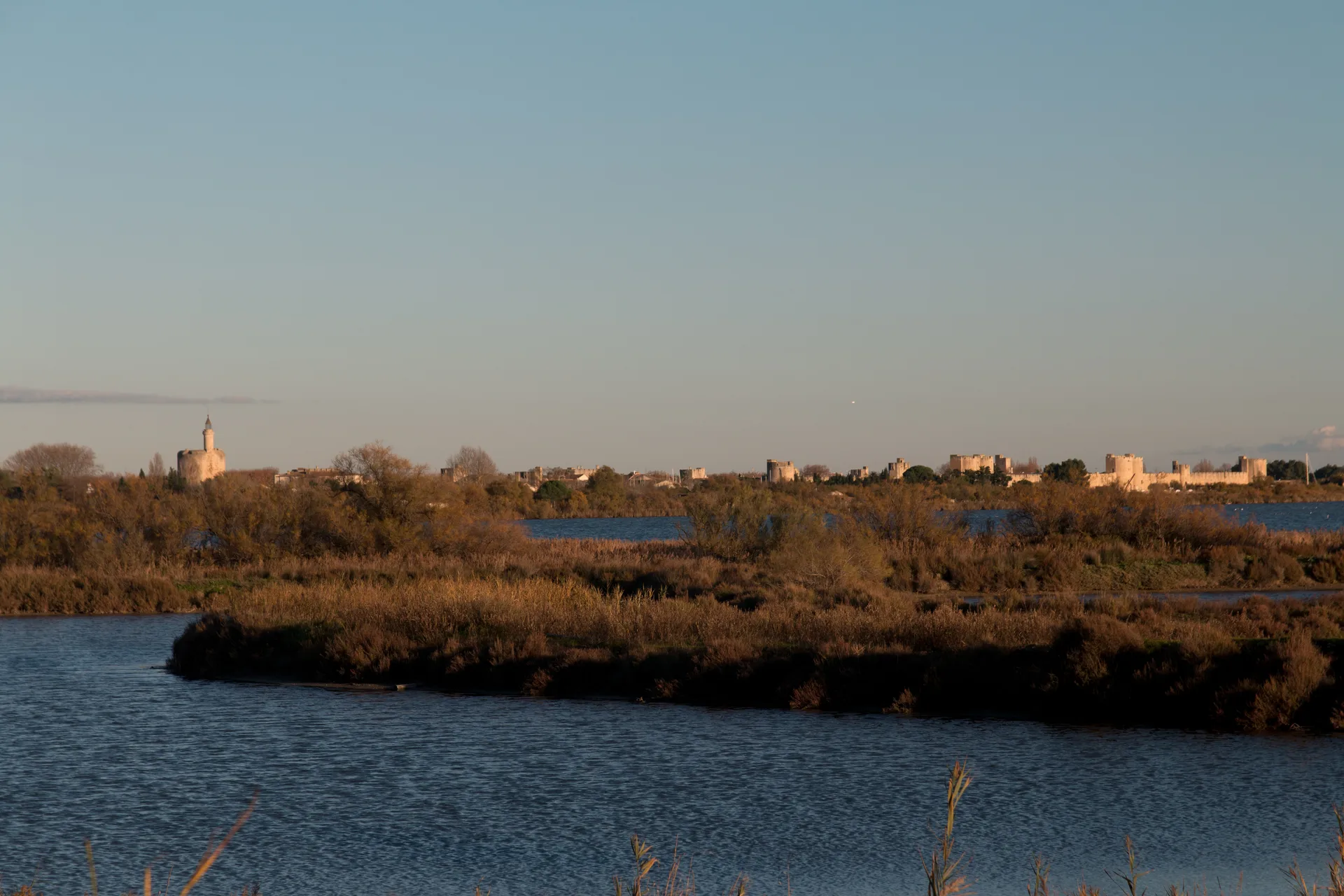 Aigues Mortes à Aigues-Mortes — À 456 m du lac