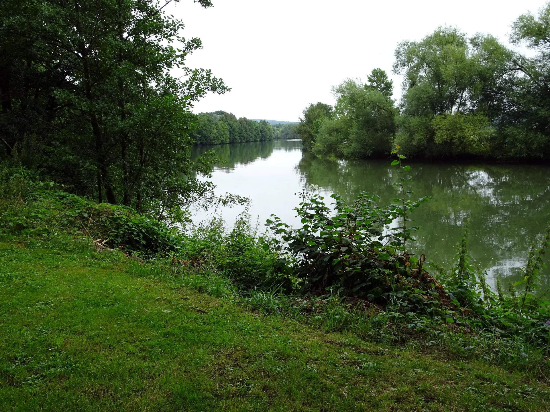 Ballastiere de Plain Perche à Les Ayvelles — À 2,0 km du lac
