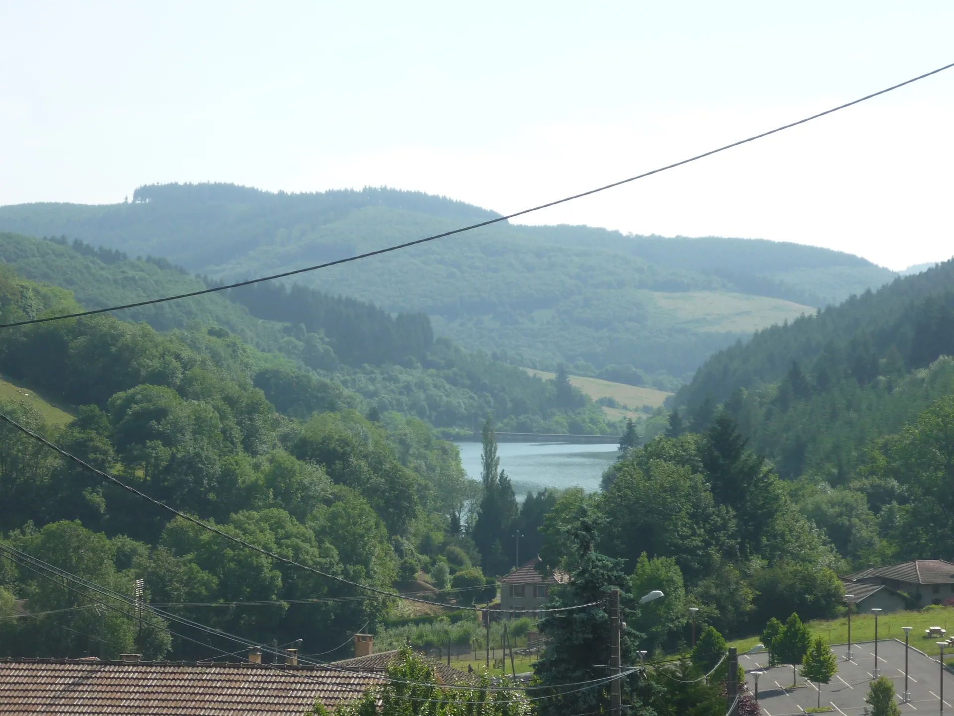 Barrage de Joux à Joux — À 396 m du lac