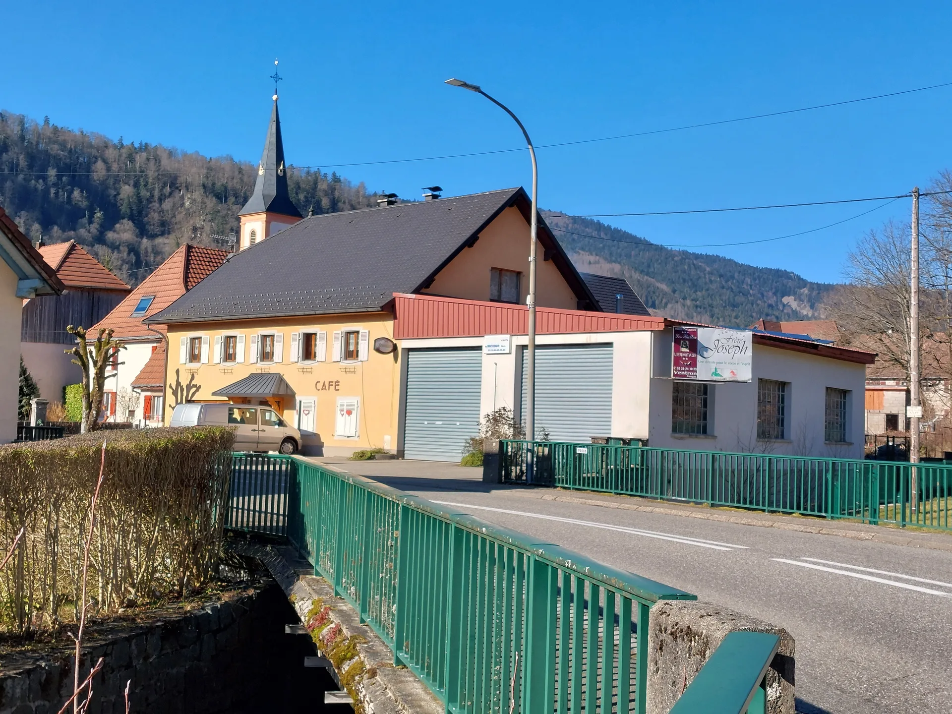 Barrage de Kruth Wildenstein à Kruth — À 2,1 km du lac