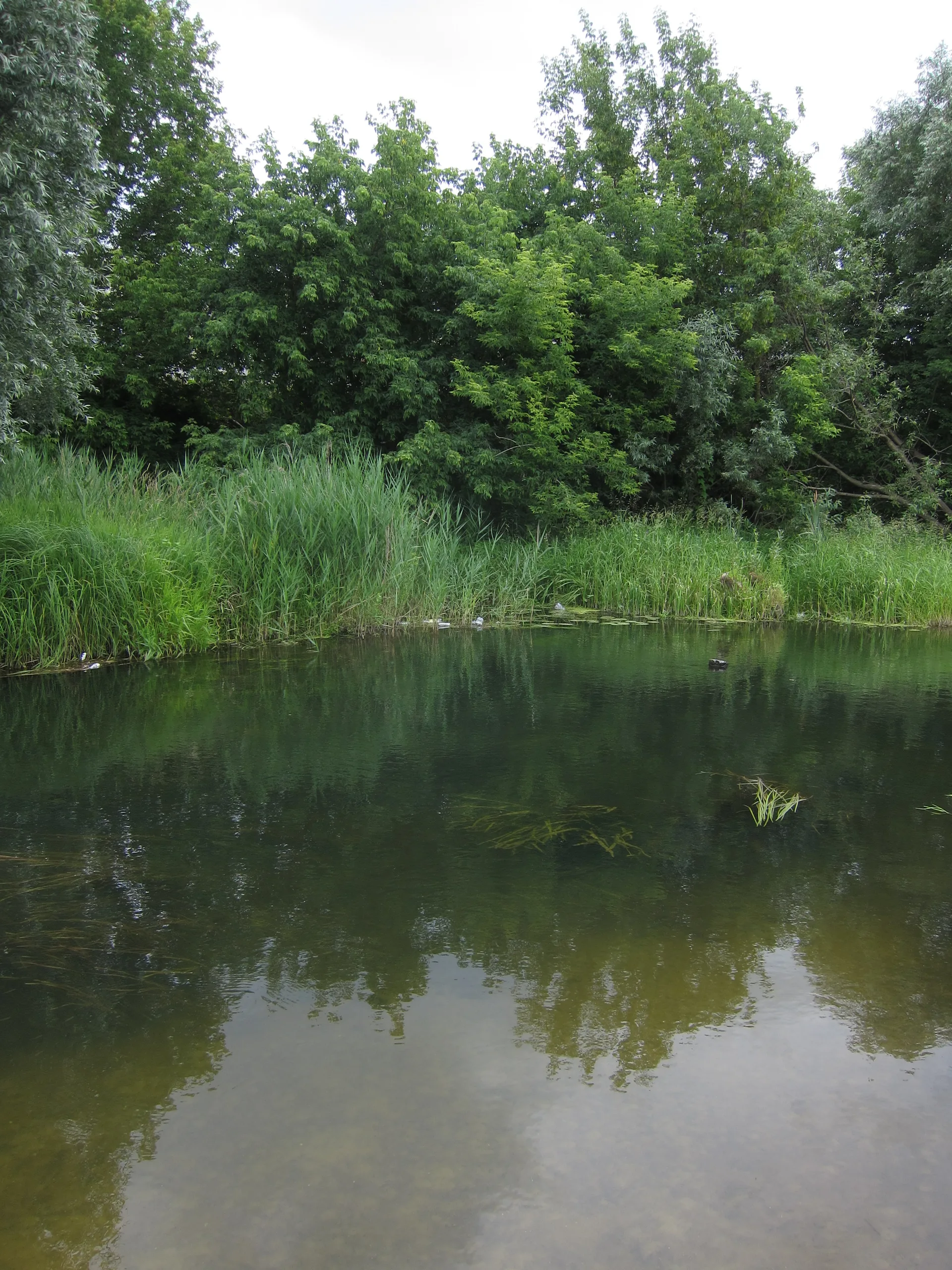 Barrage de l Artige à Saint-Léonard-de-Noblat — À 3,4 km du lac