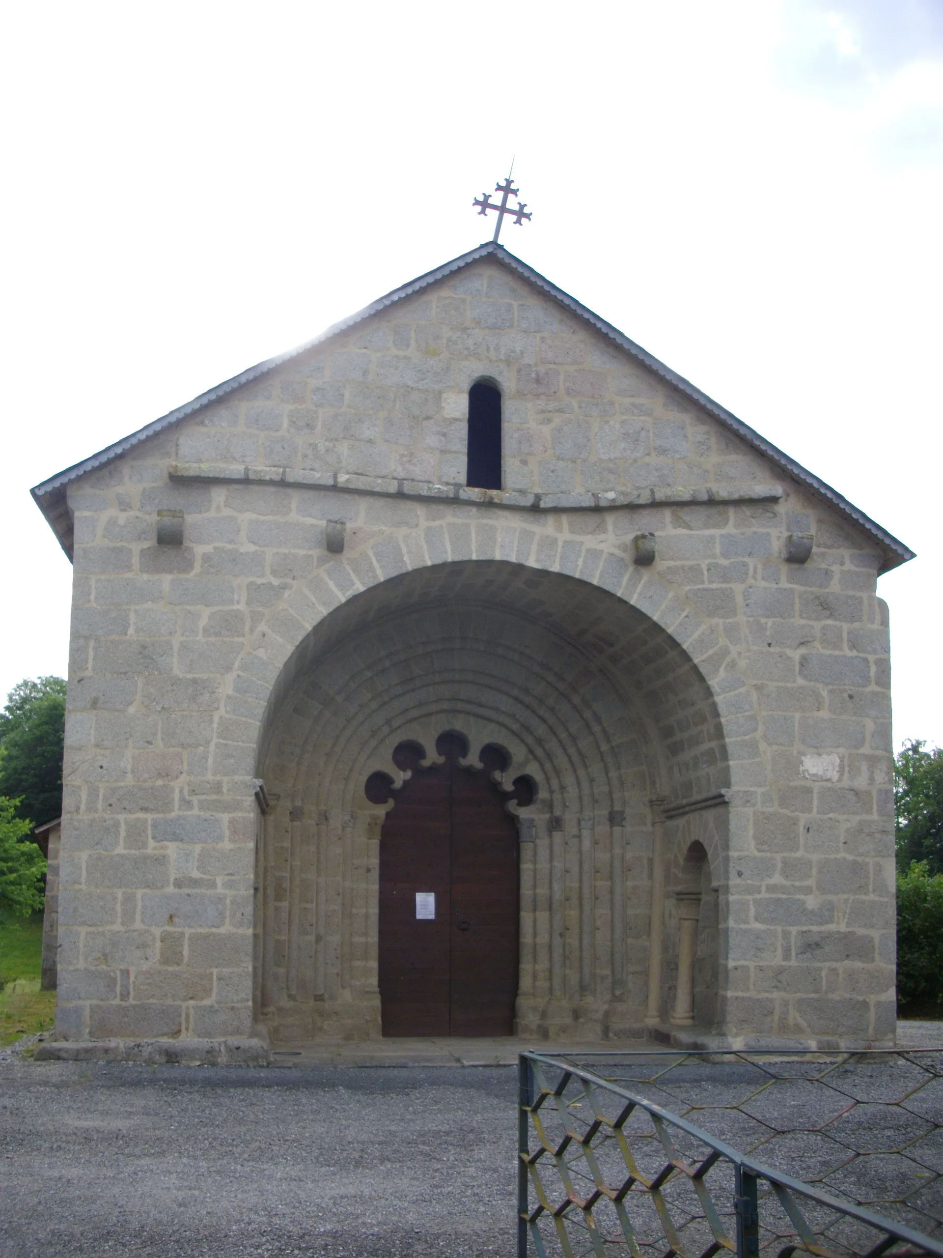 Barrage  de la Chaumette à Saint-Victour — À 2,4 km du lac