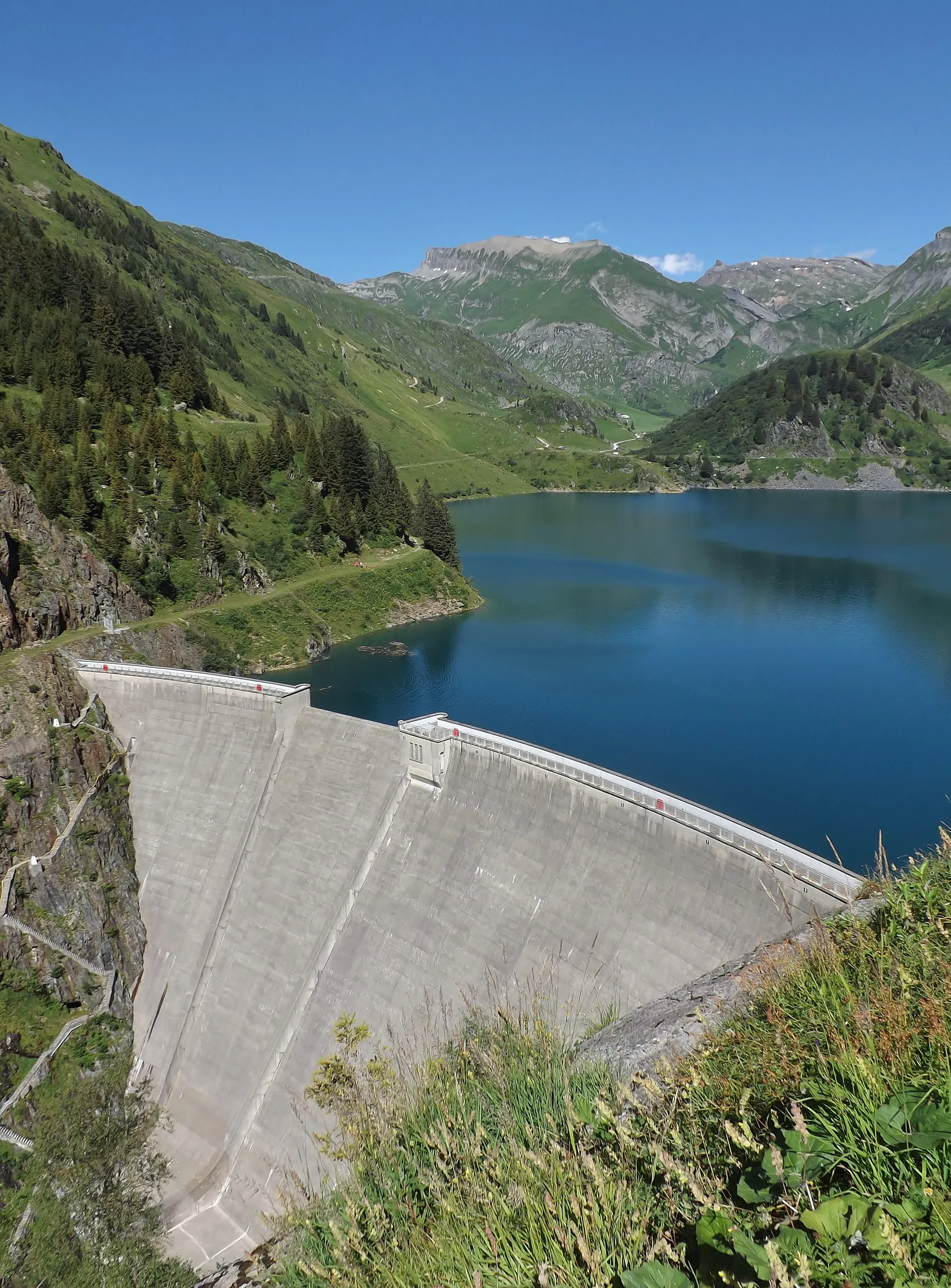 Barrage de la Gittaz à Beaufort — À 264 m du lac