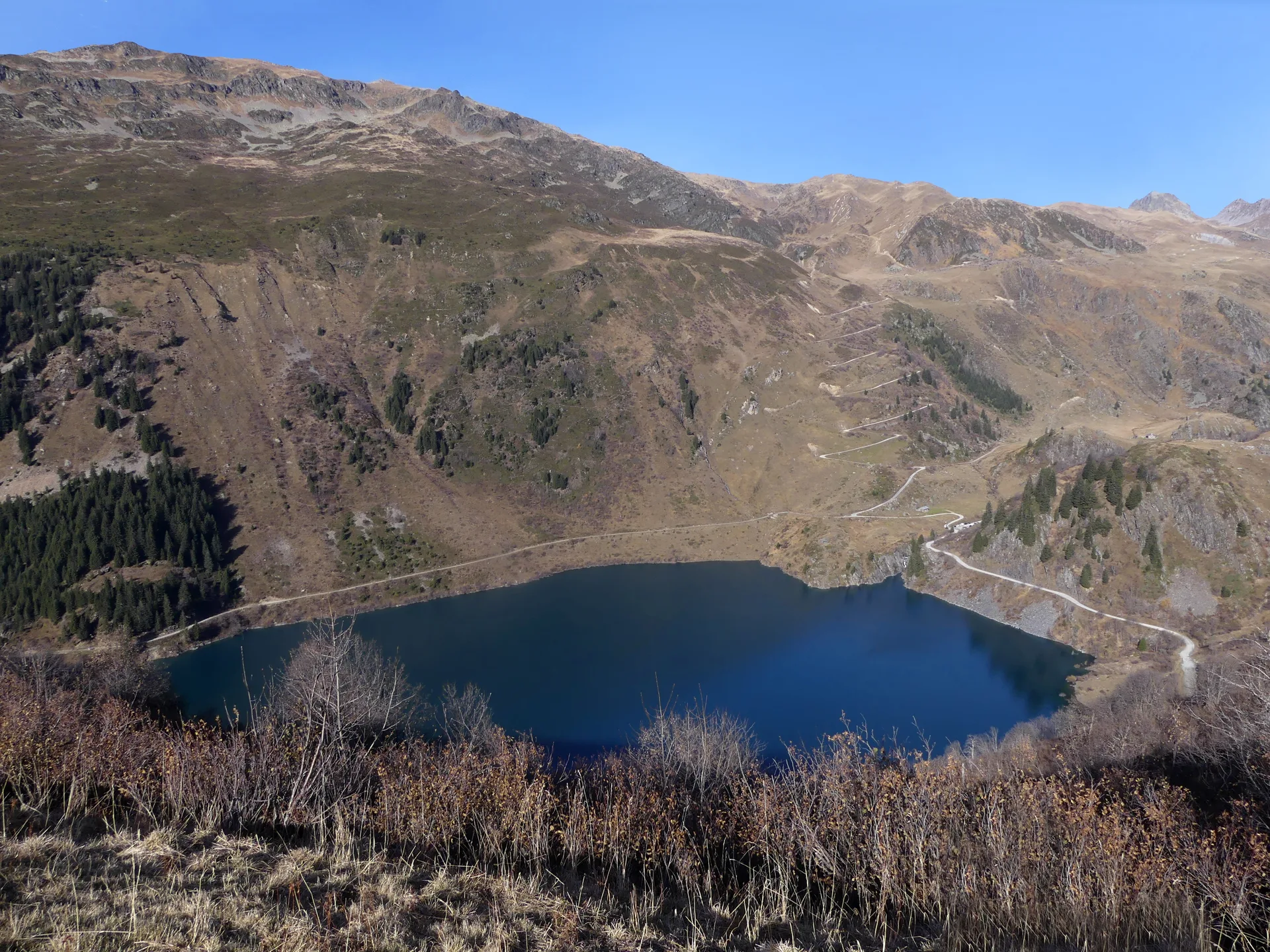 Barrage de la Gittaz à Beaufort — À 777 m du lac