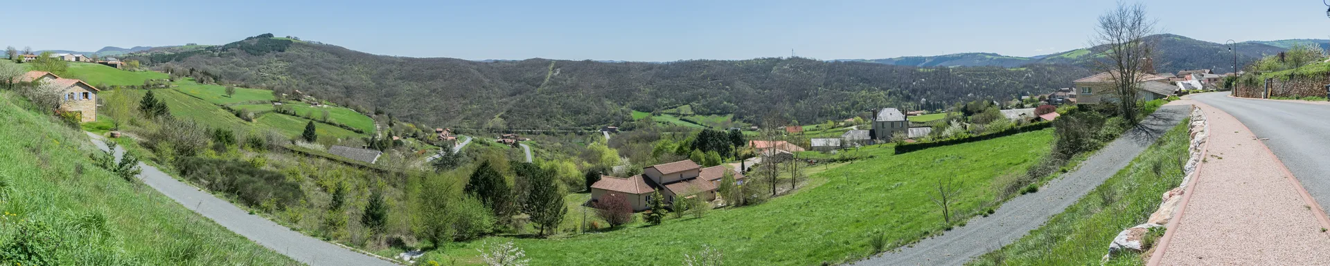 Barrage de la Jourdanie à Broquiès — À 1,7 km du lac