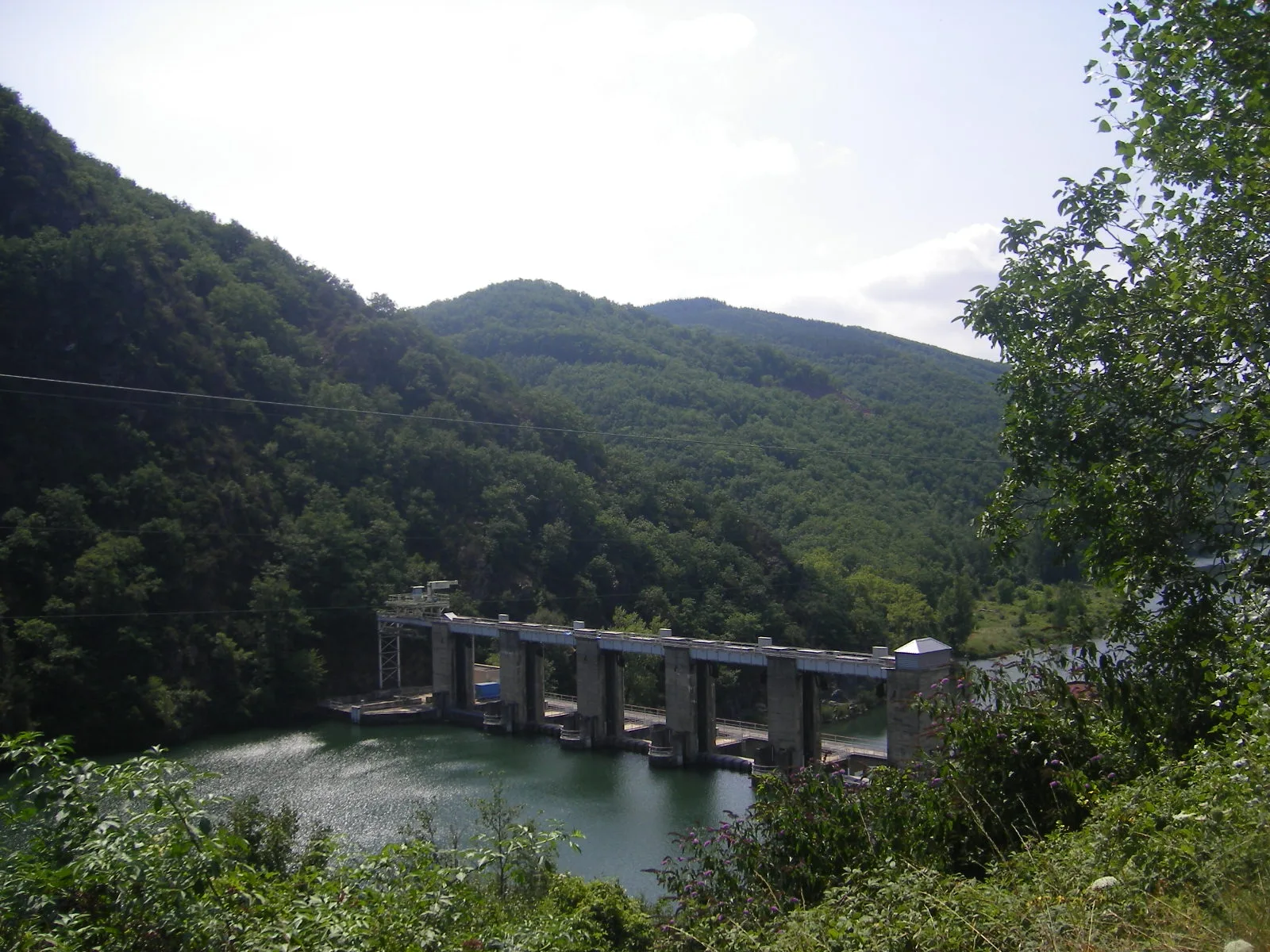 Barrage de la Jourdanie à Broquiès — Sur le lac