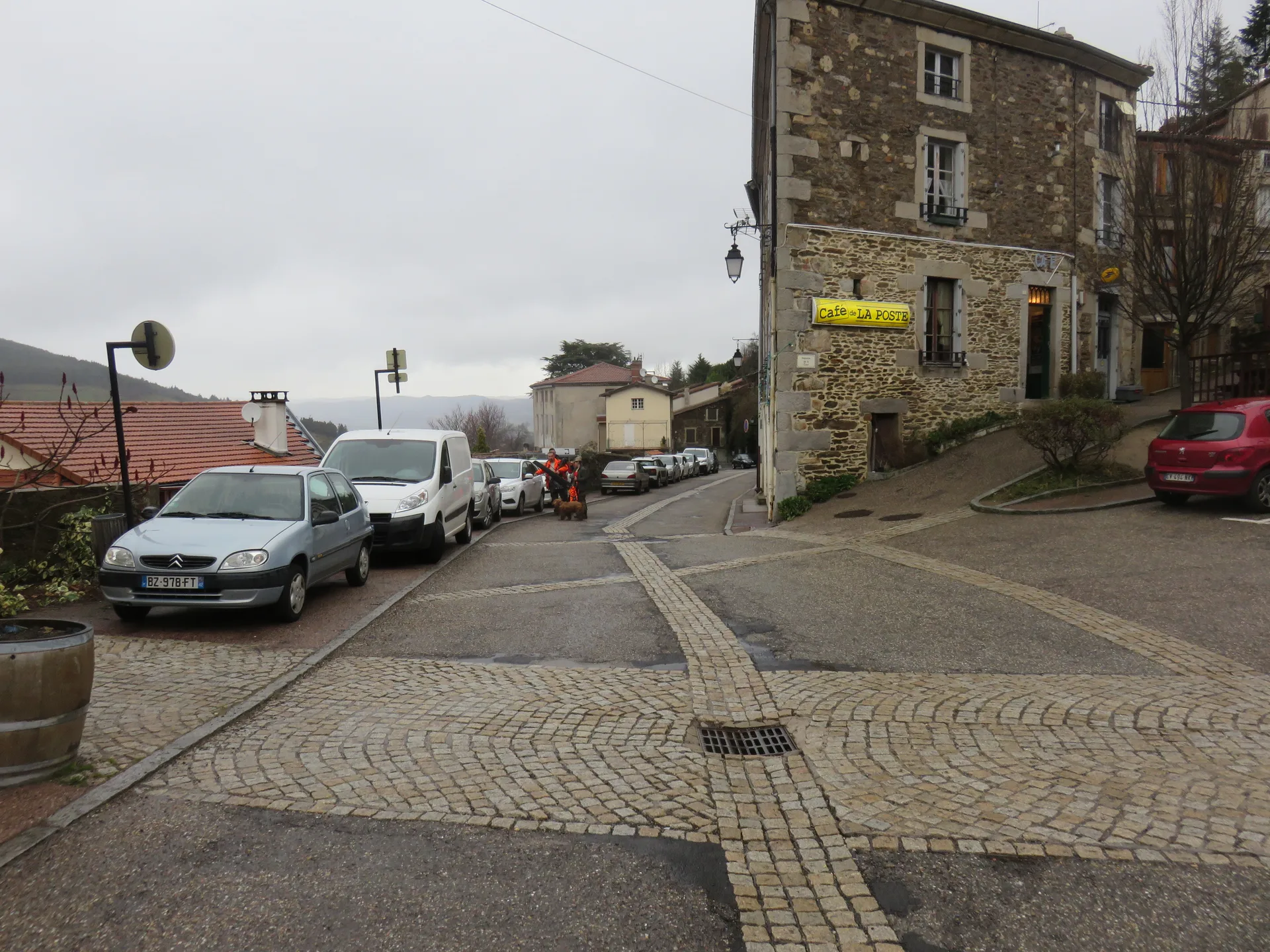 Barrage de la Rive à La Valla-en-Gier — À 1,0 km du lac