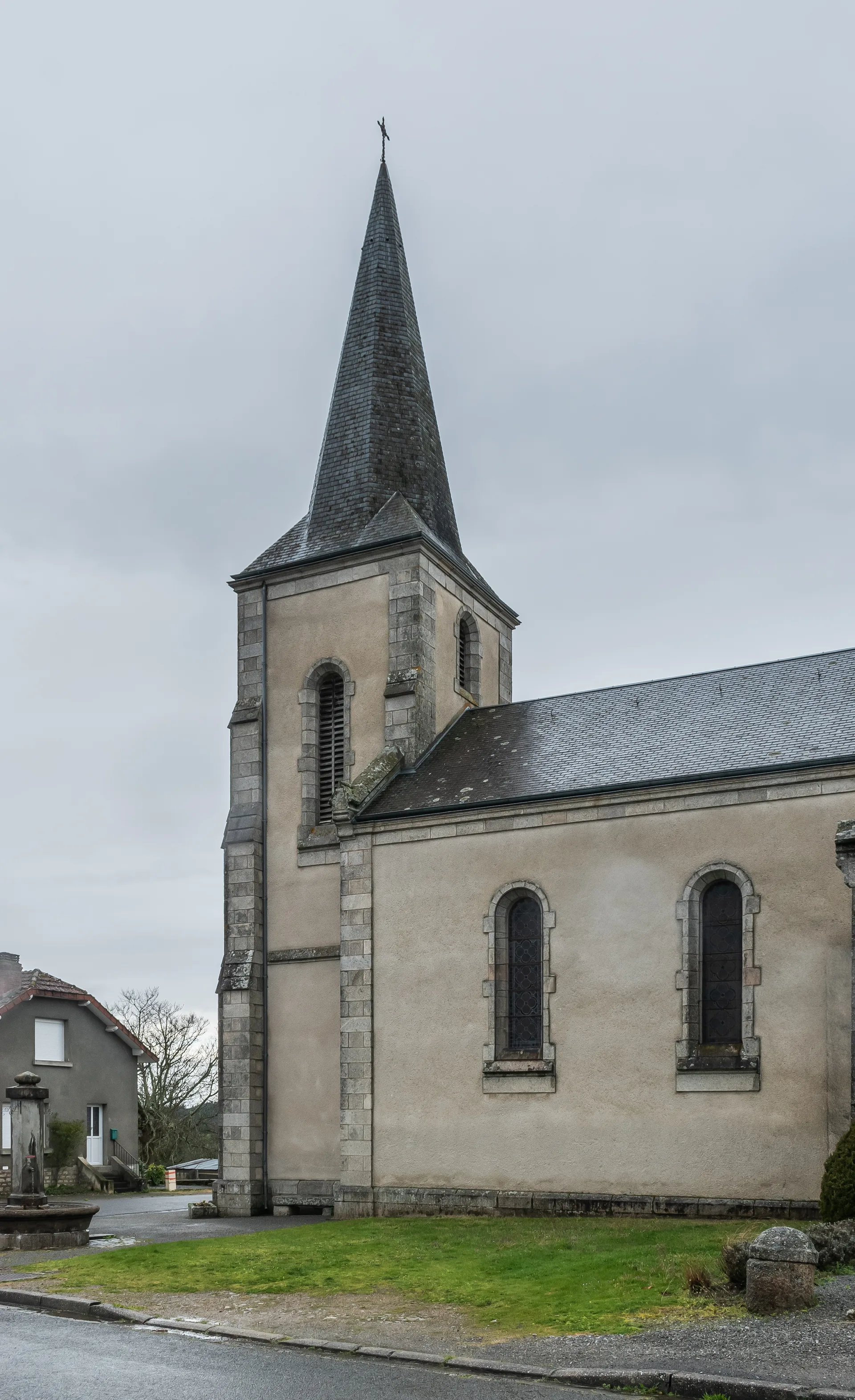 Barrage de Langleret à Saint-Denis-des-Murs — À 4,0 km du lac