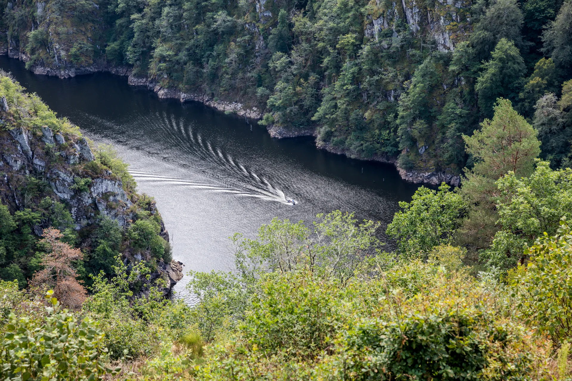 Barrage de Mareges à Liginiac — À 3,1 km du lac