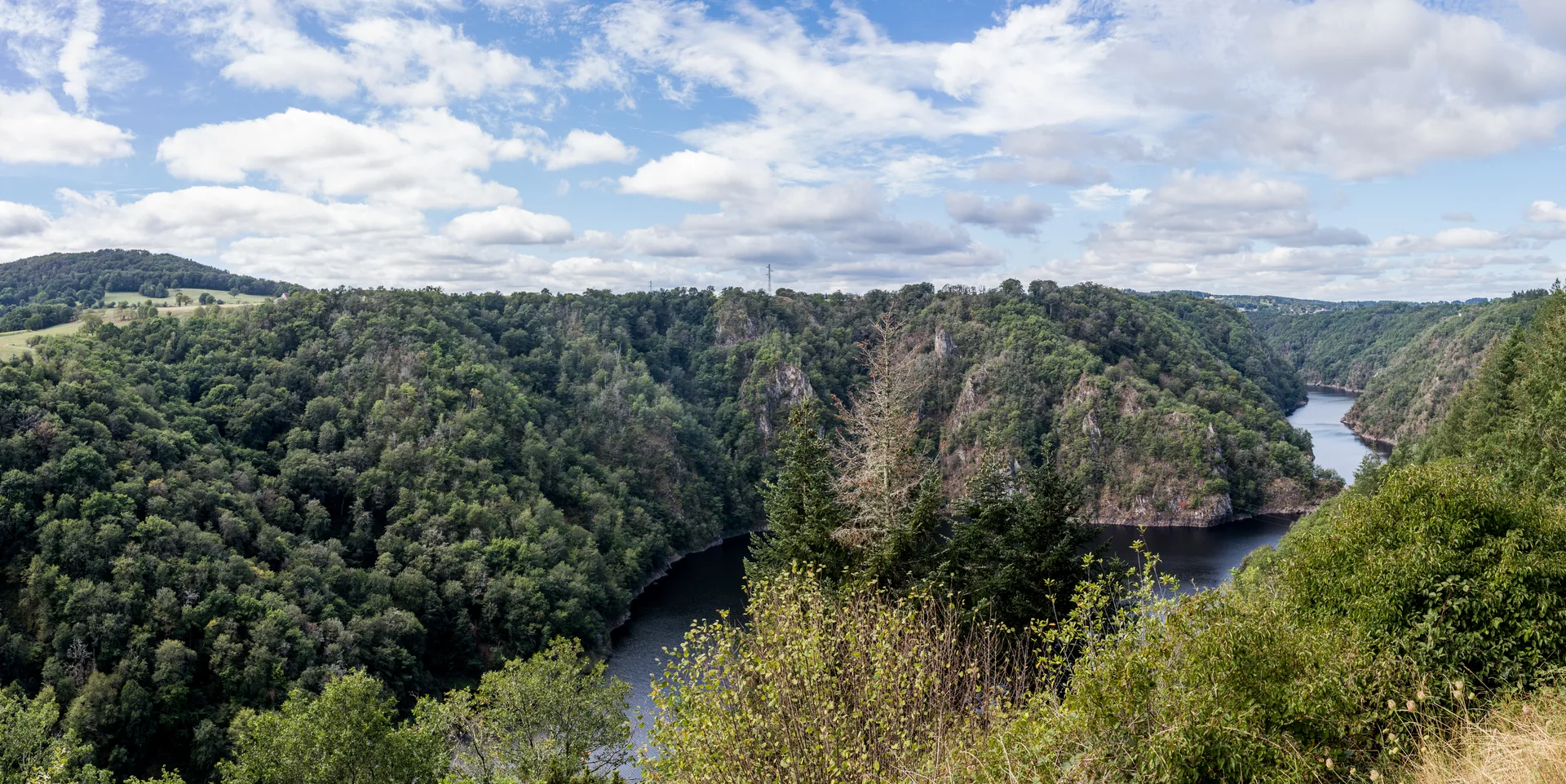 Barrage de Mareges à Saint-Pierre — À 2,9 km du lac