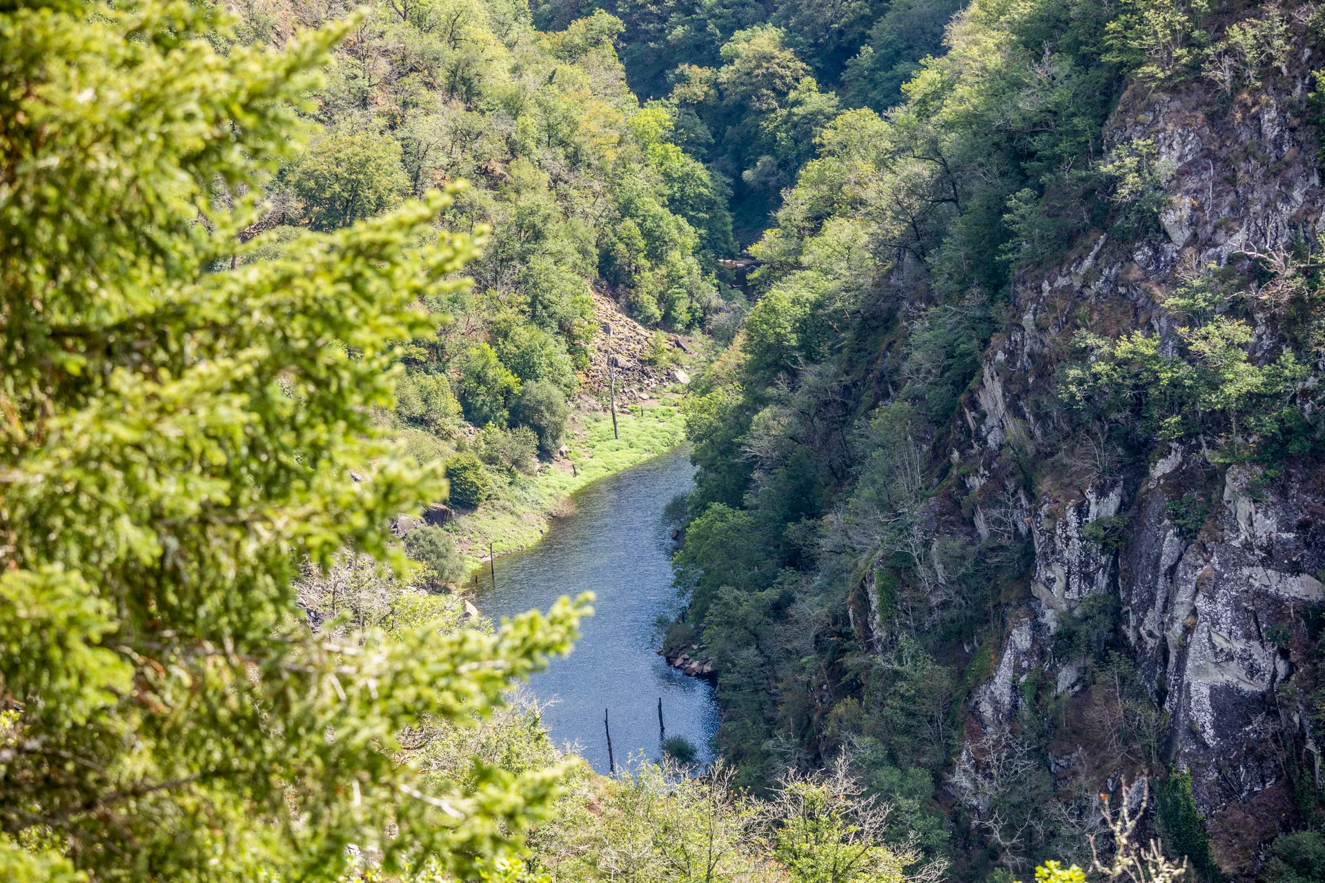 Barrage de Mareges à Saint-Pierre — À 2,9 km du lac