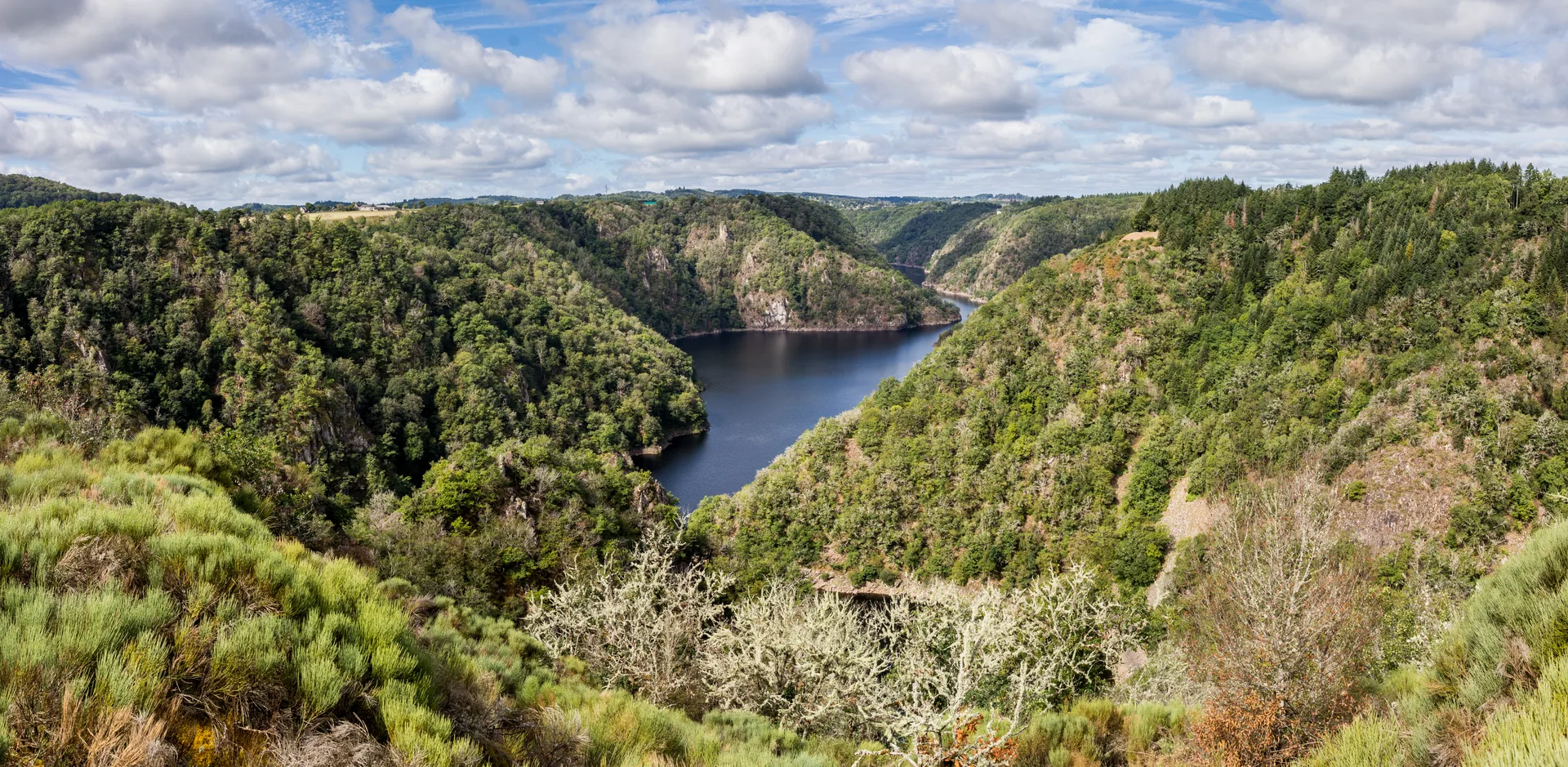 Barrage de Mareges à Saint-Pierre — À 3,0 km du lac
