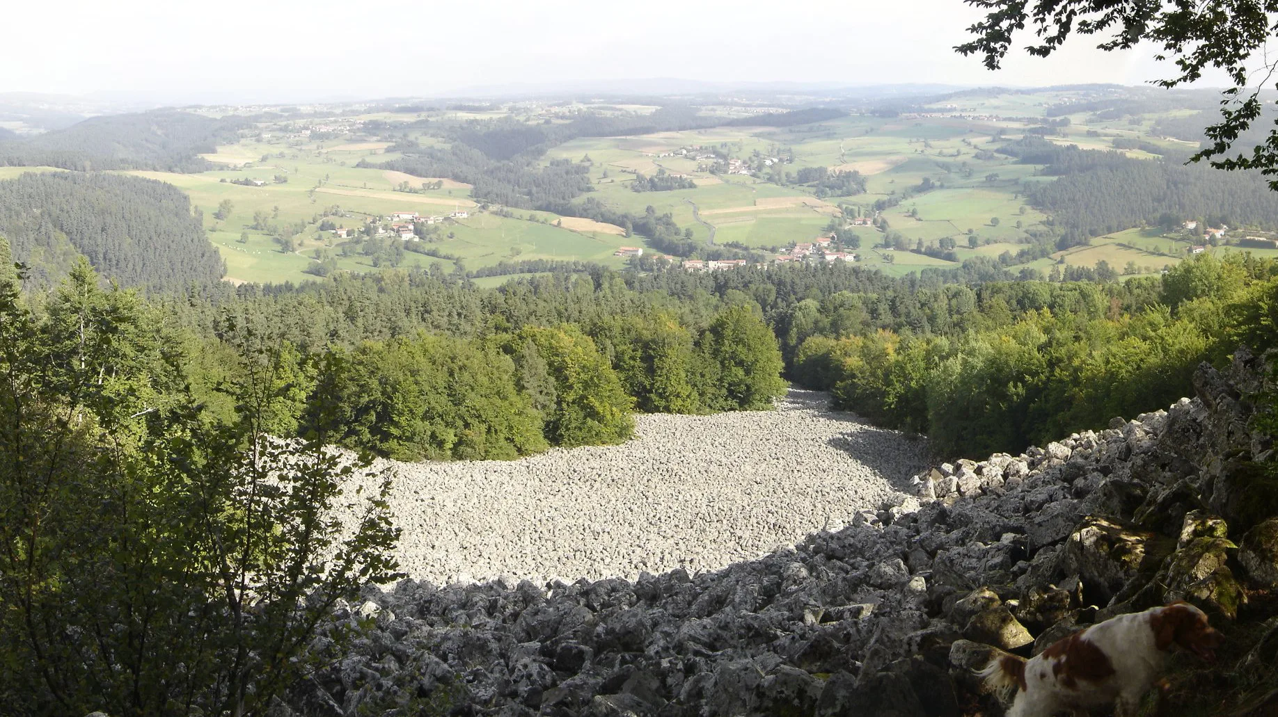 Barrage de Passouira à Boisset — À 2,1 km du lac