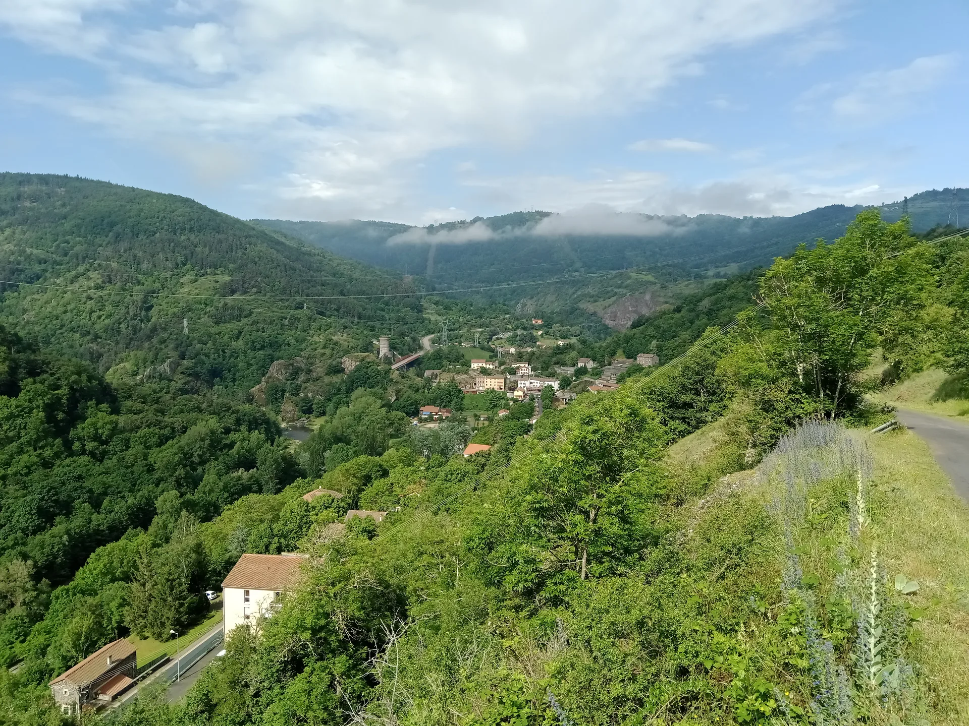 Barrage de Poutes Alleyras à Alleyras — À 3,0 km du lac