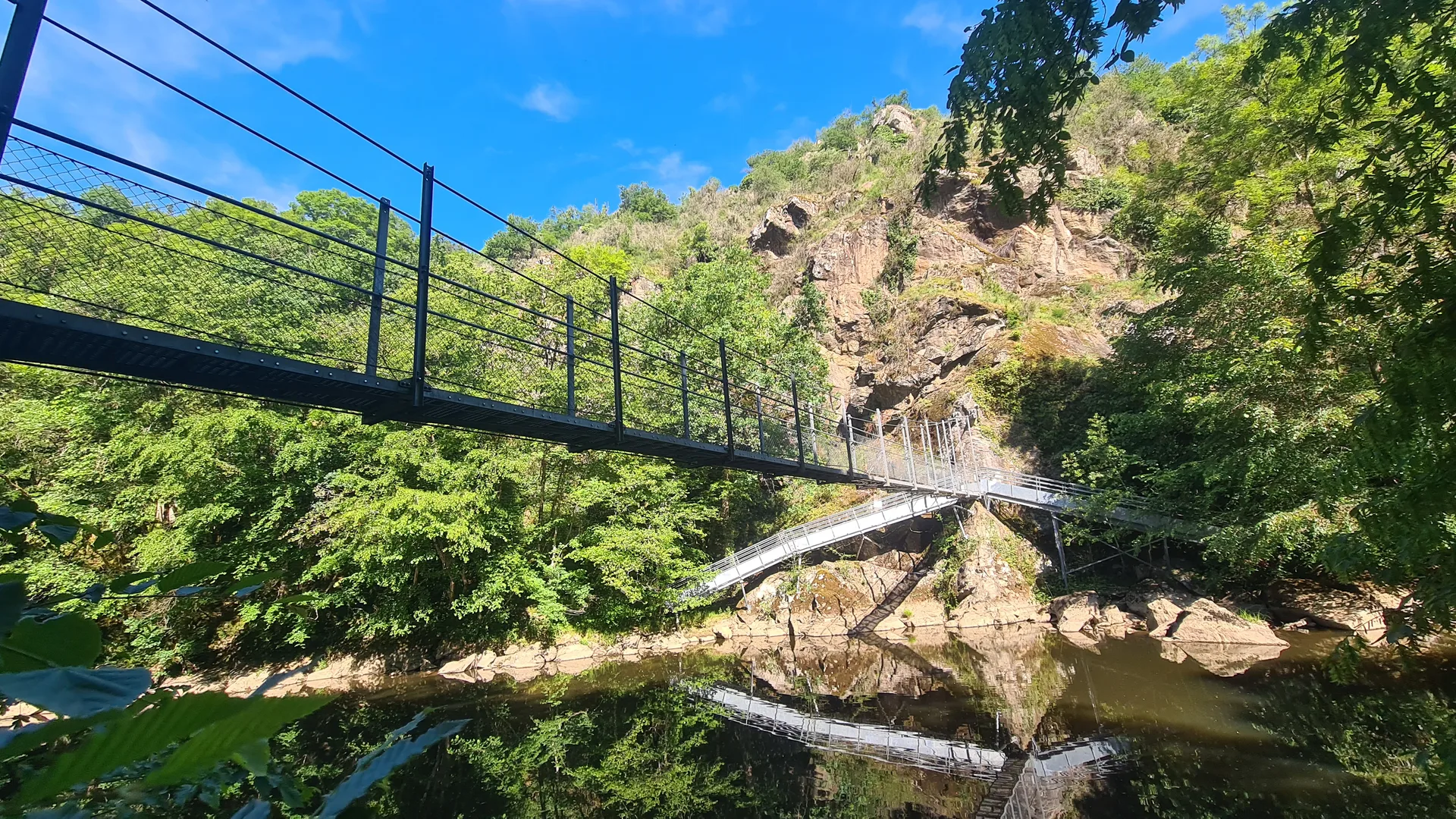 Barrage de Prat à Teillet-Argenty — À 2,6 km du lac