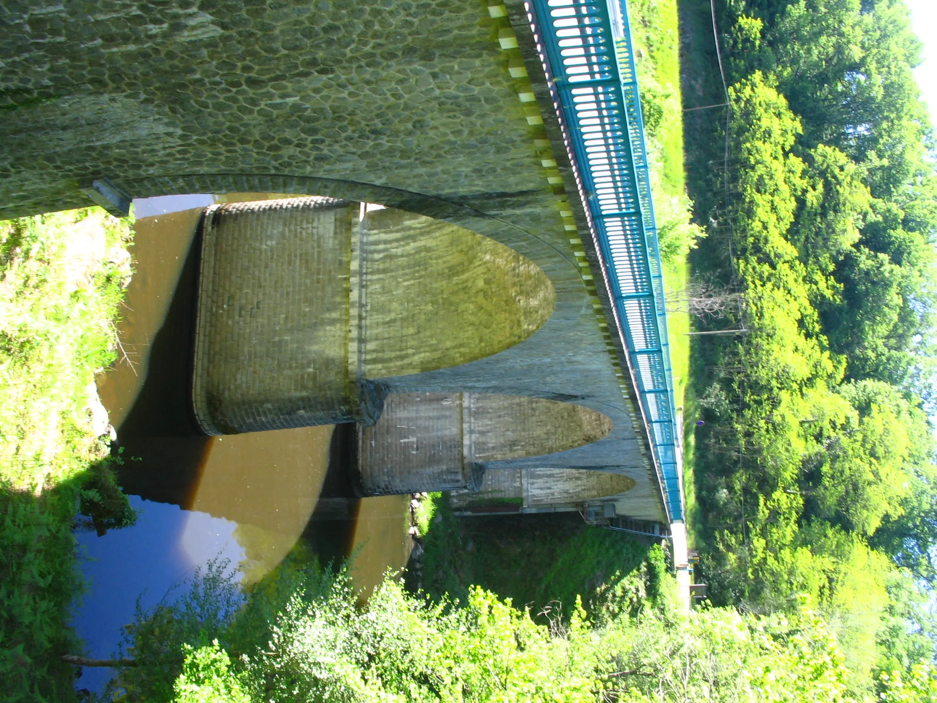 Barrage de Prat à Teillet-Argenty — Sur le lac