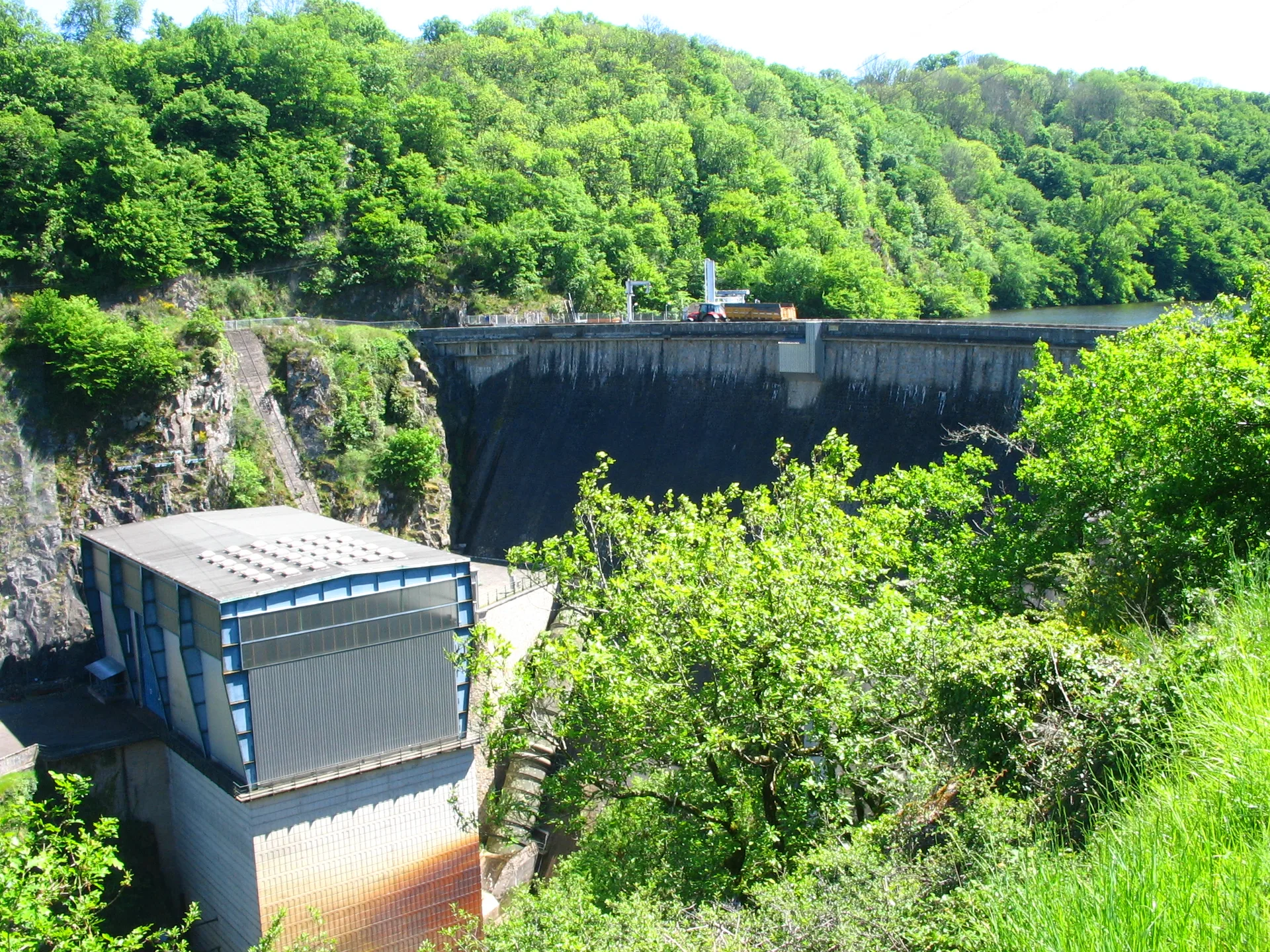 Barrage de Prat à Teillet-Argenty — À 2,3 km du lac