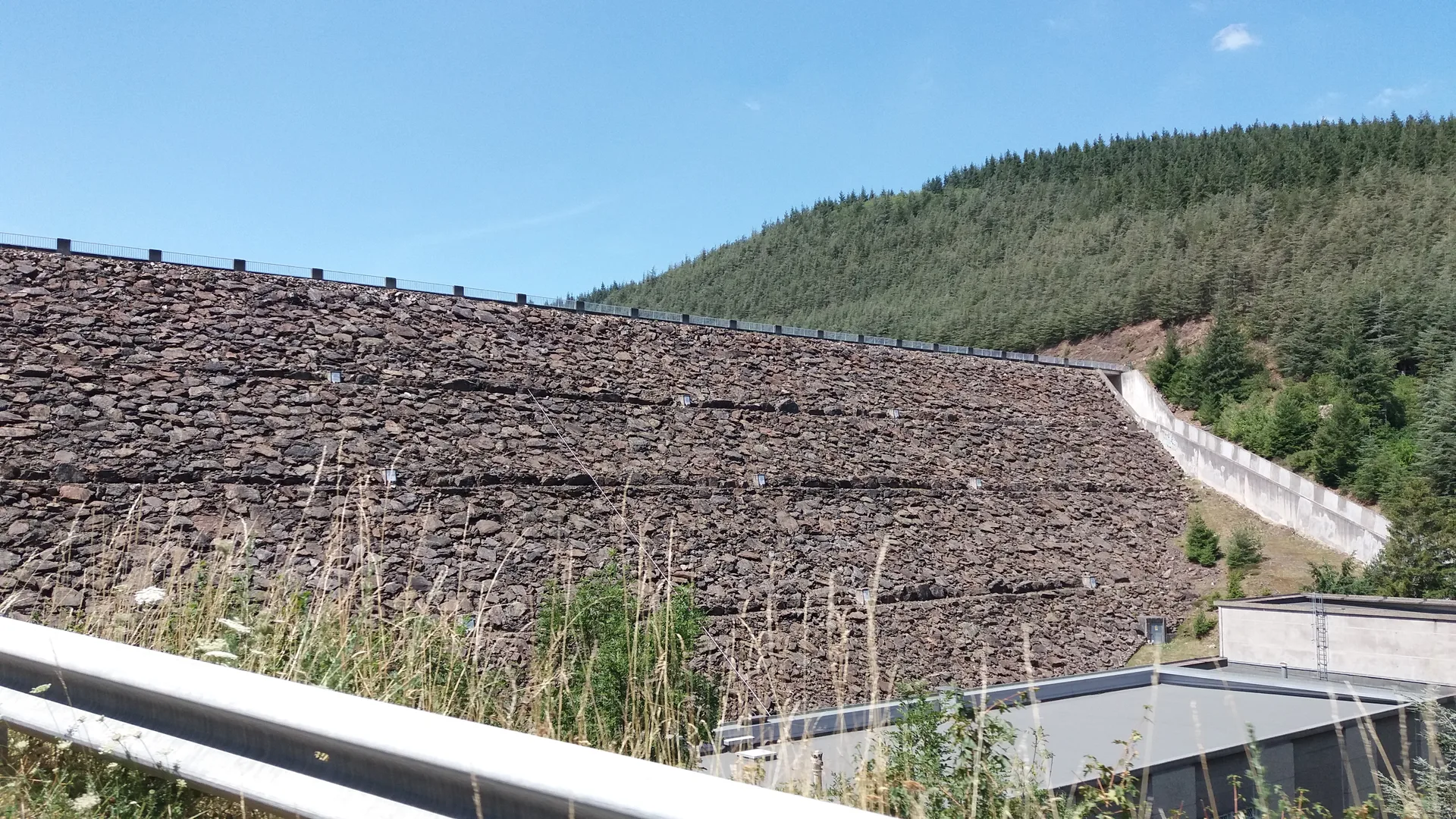Barrage du Dorlay à Doizieux — Sur le lac