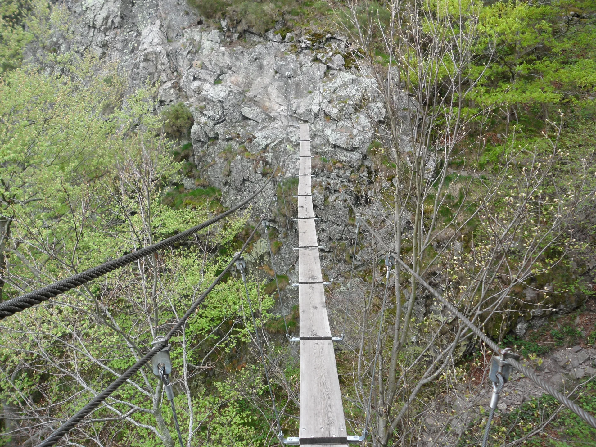 Barrage du Gouffre d'Enfer à Saint-Étienne — À 287 m du lac