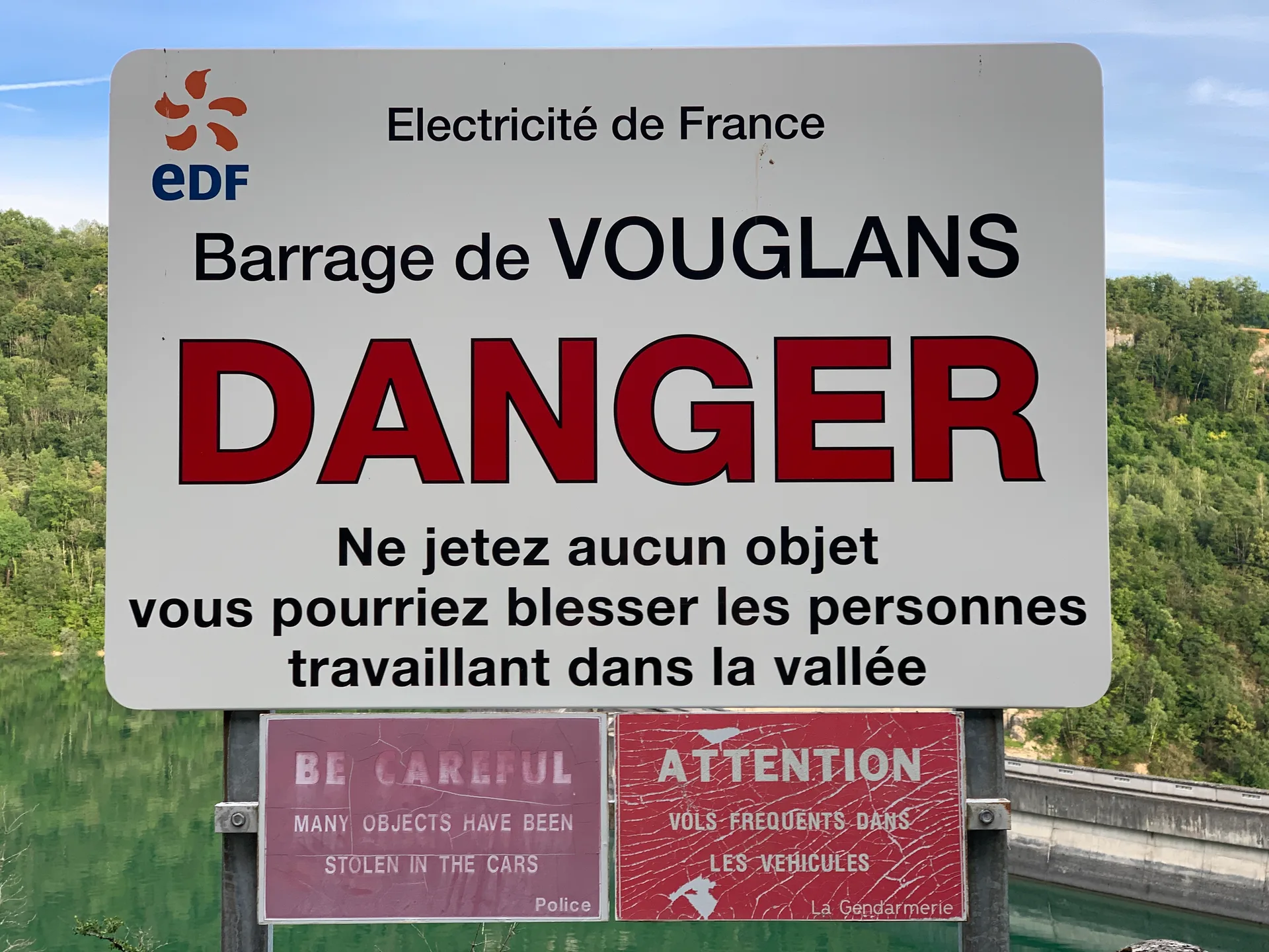 Barrage du Saint Mortier à Cernon — Sur le lac
