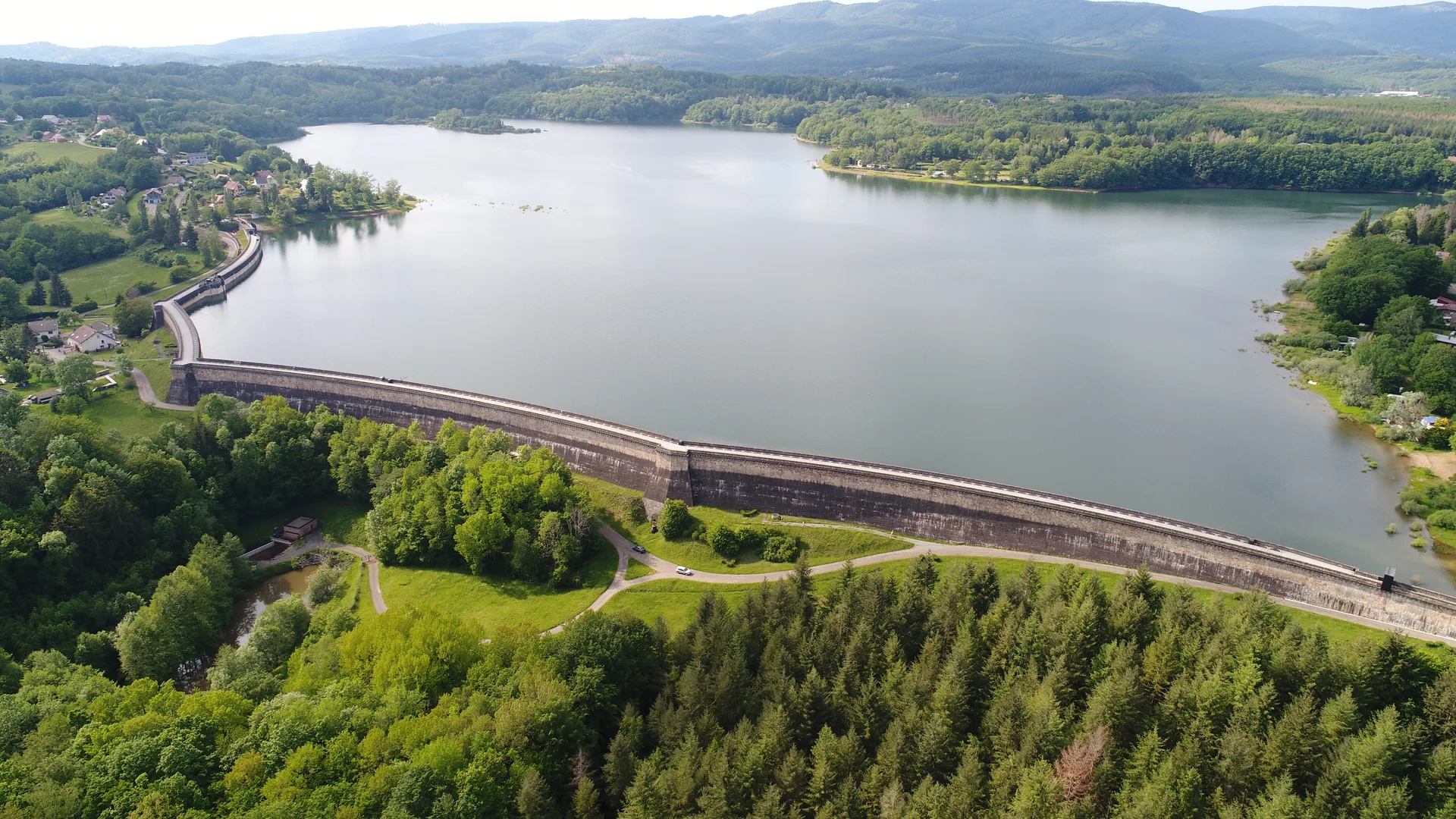 Bassin de Champagney à Champagney — À 841 m du lac