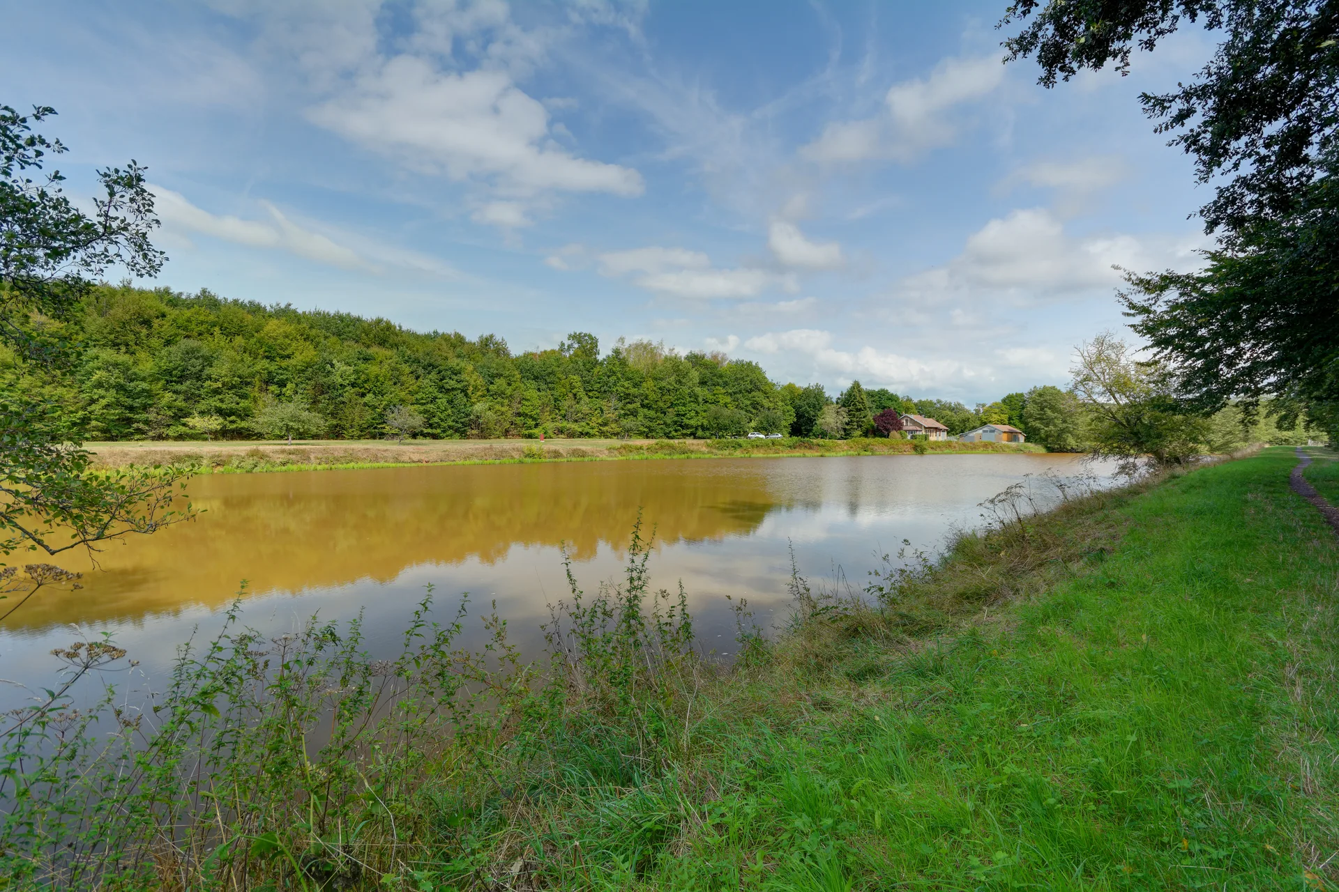 Bassin de Champagney à Champagney — À 2,3 km du lac