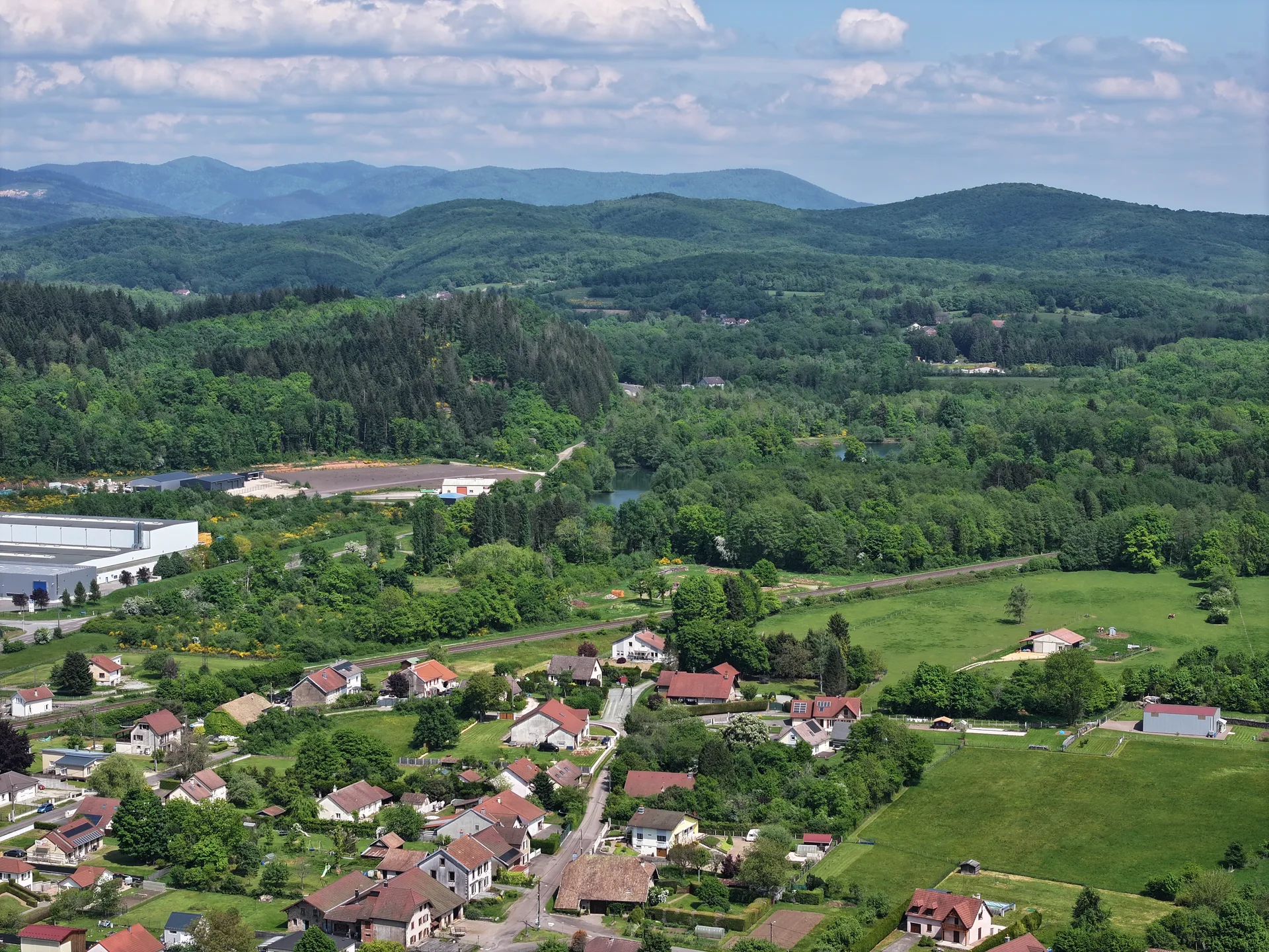 Bassin de Champagney à Champagney — À 2,5 km du lac