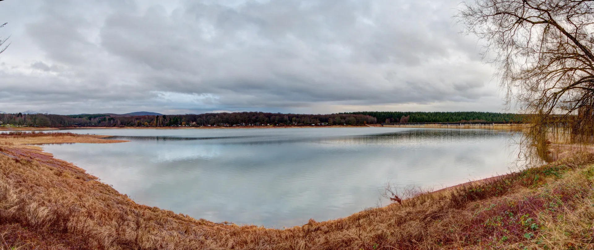 Bassin de Champagney à Champagney — Sur le lac