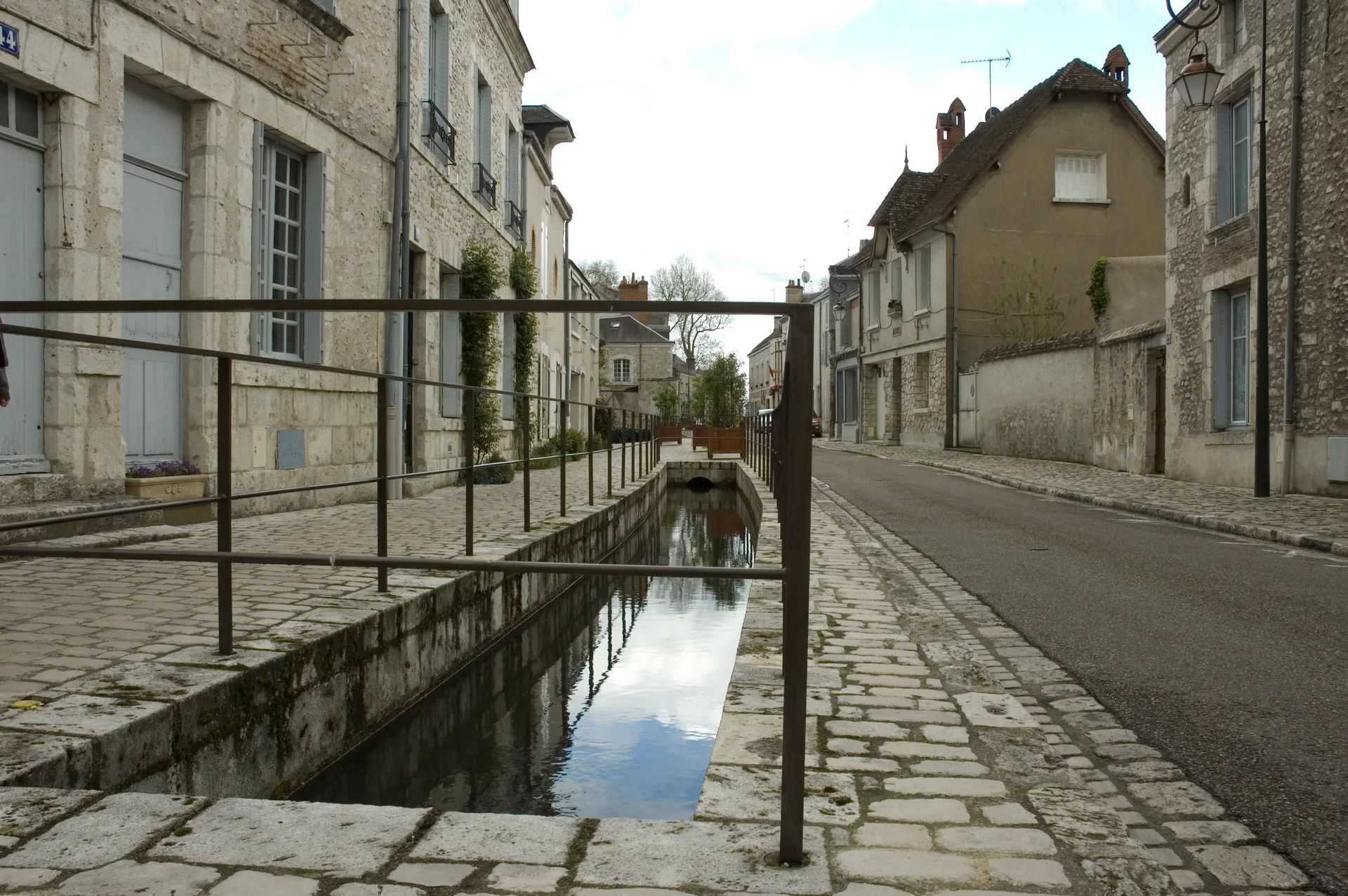 Bord de Loire Beaugency à Beaugency — À 299 m du lac