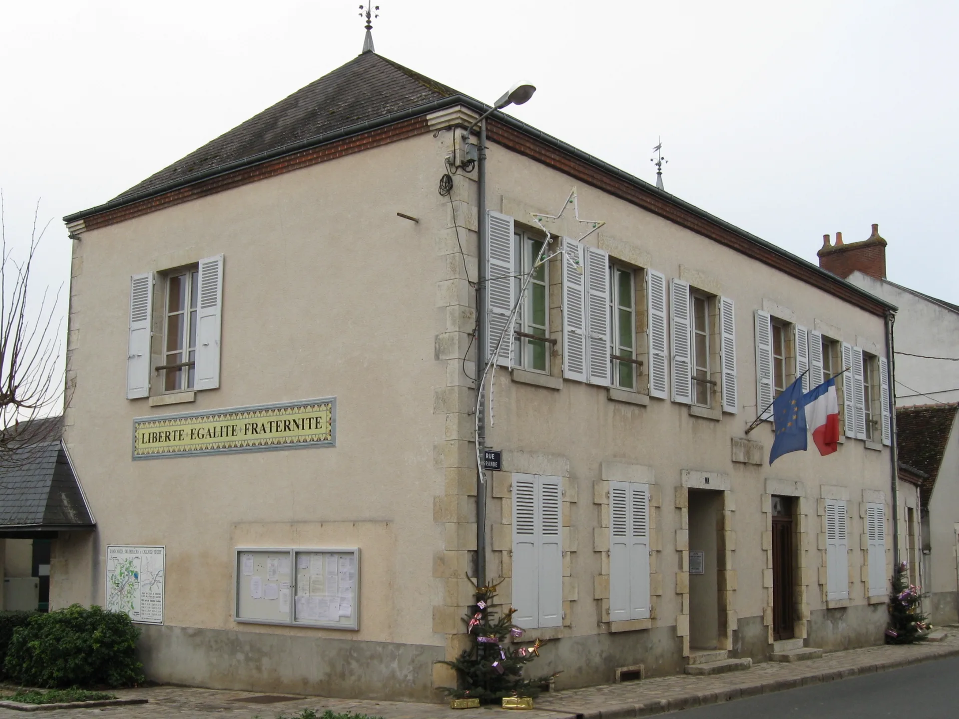 Canal de Briare à Ouzouer-sur-Trézée — Sur le lac
