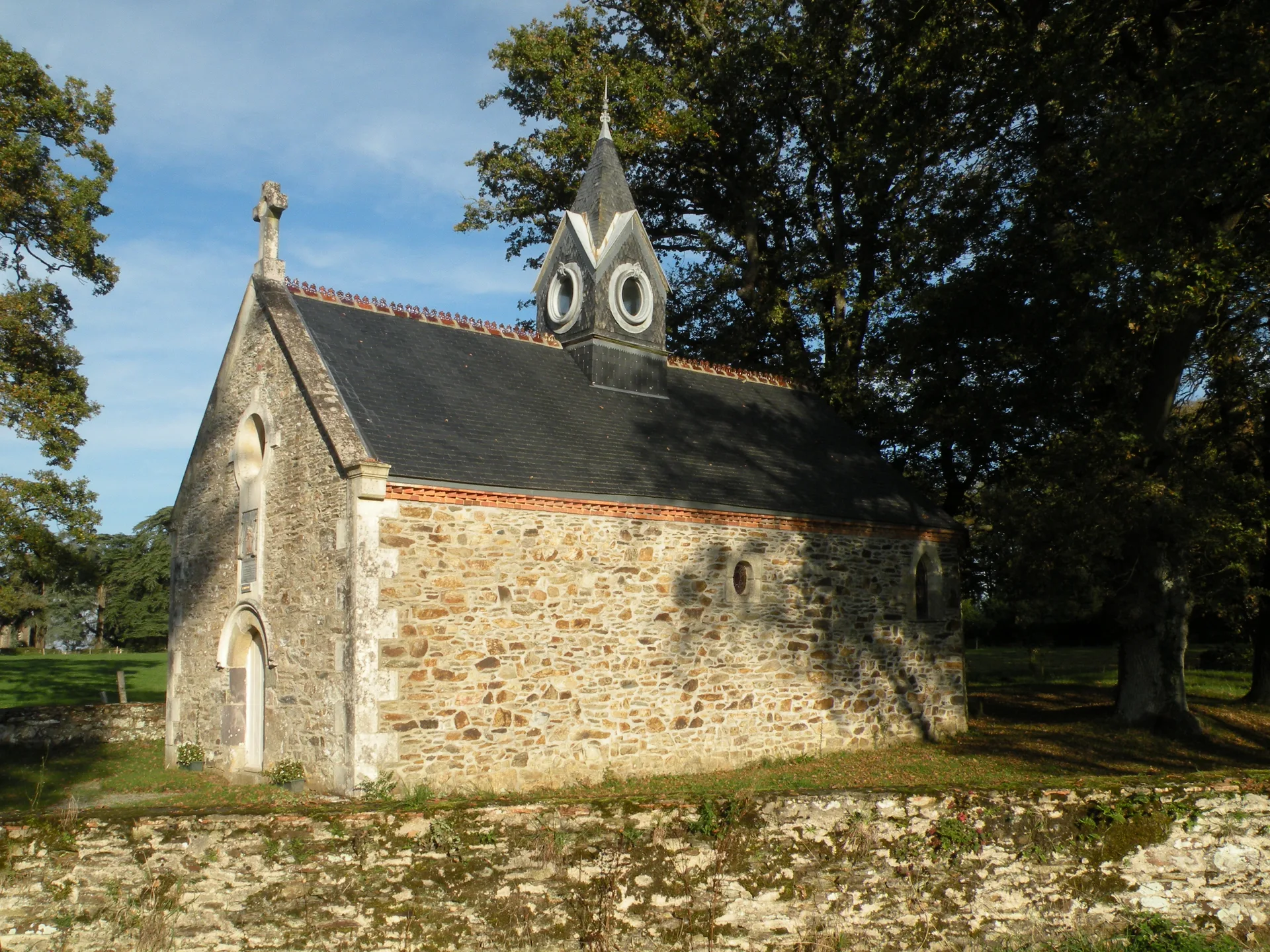Etang au Mee à Saint-Nicolas-de-Redon — À 1,3 km du lac