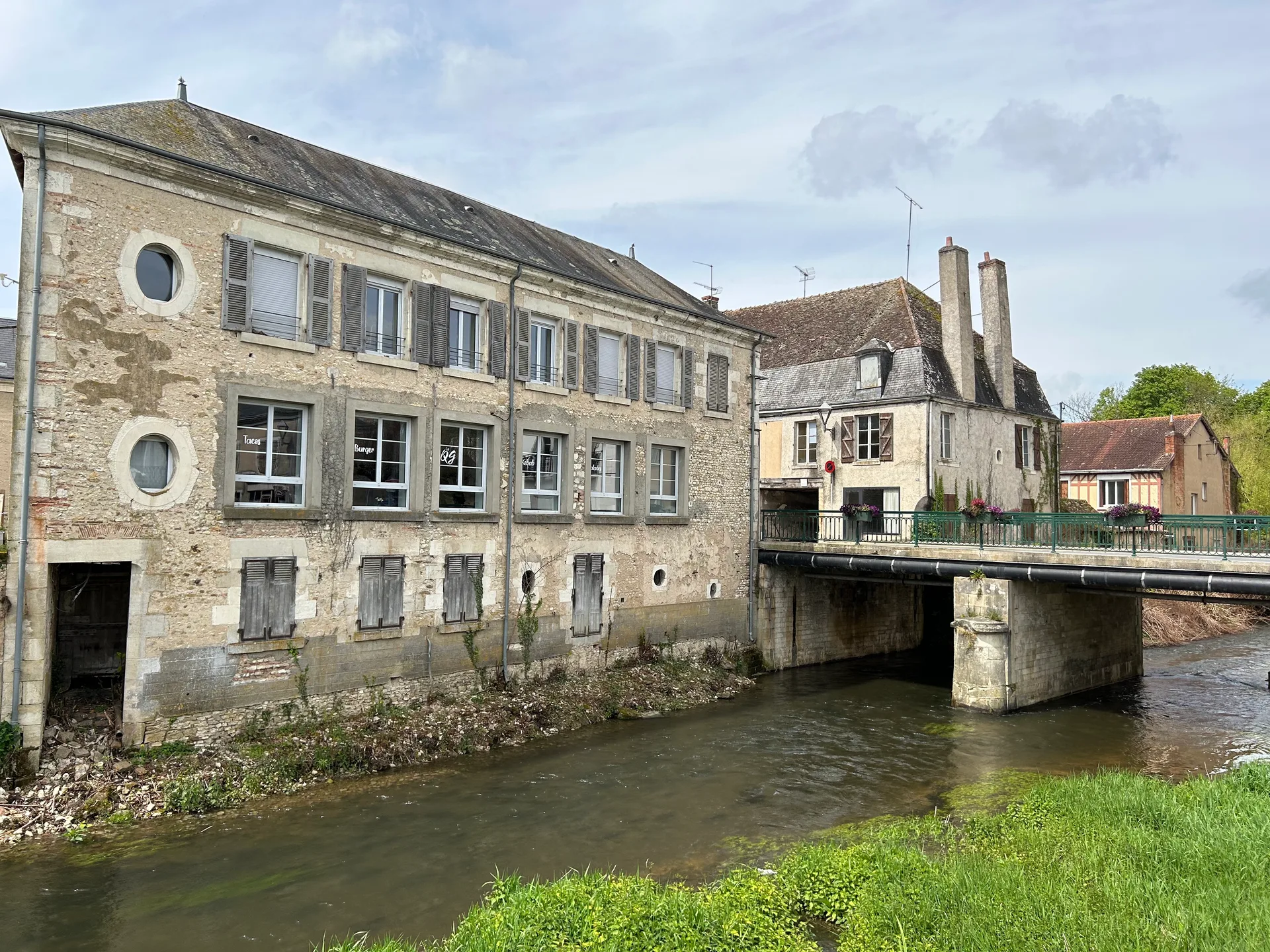 Etang Baron Communal à Saint-Genou — À 3,2 km du lac