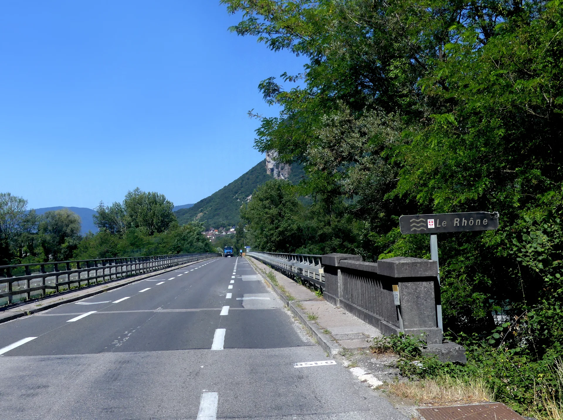 Etang Chanaz à Vions — À 1,3 km du lac