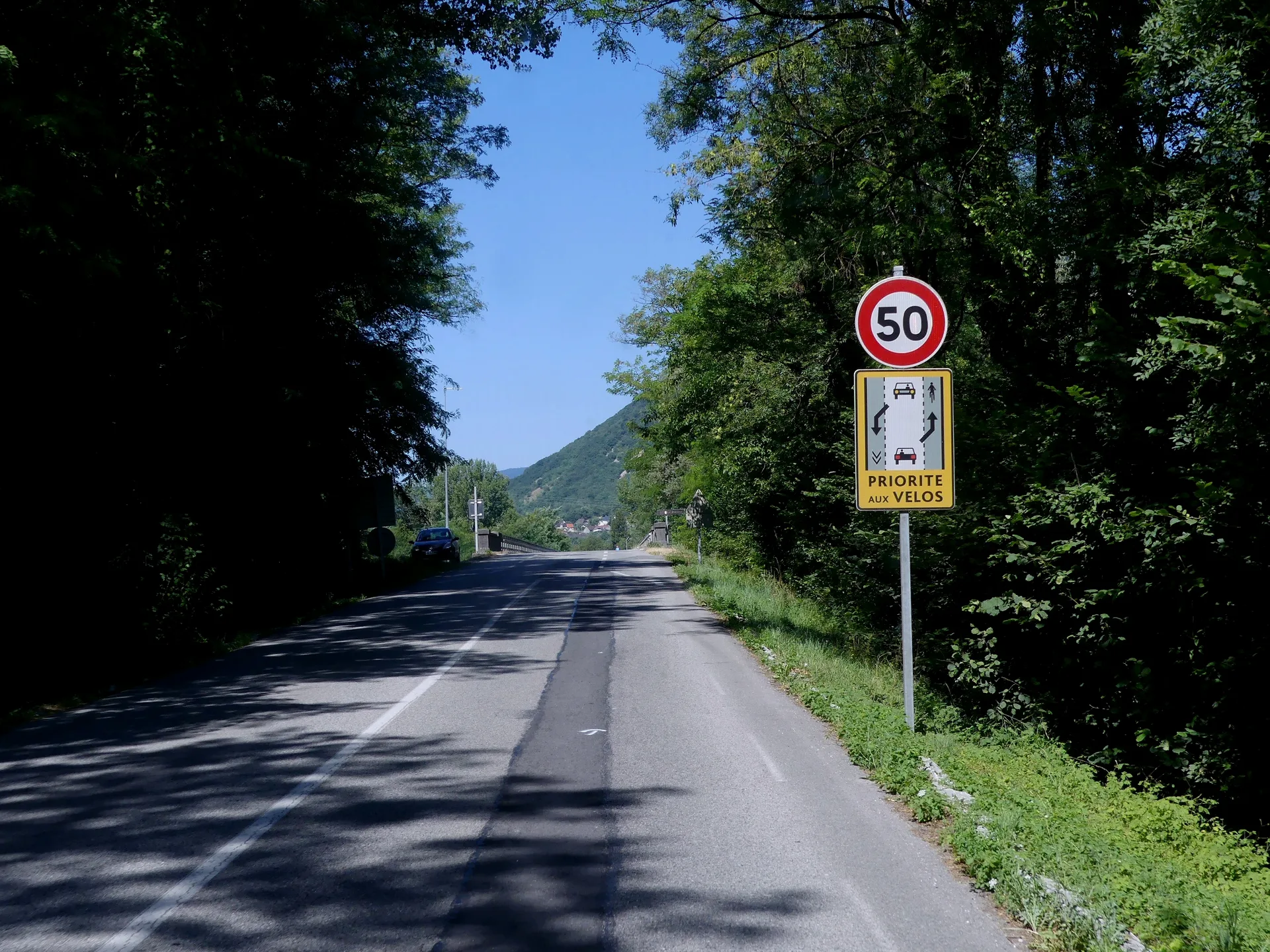 Etang Chanaz à Vions — À 1,3 km du lac