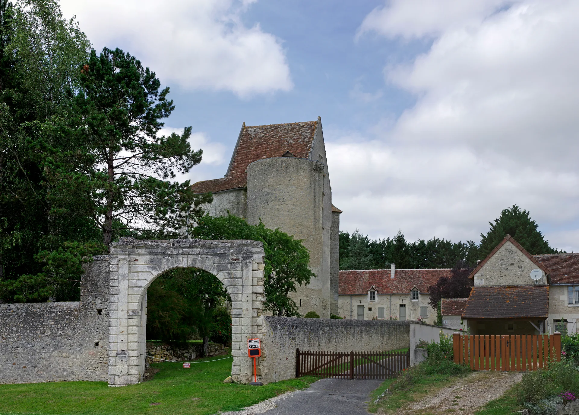 Etang Communal de Betz à Betz-le-Château — À 873 m du lac