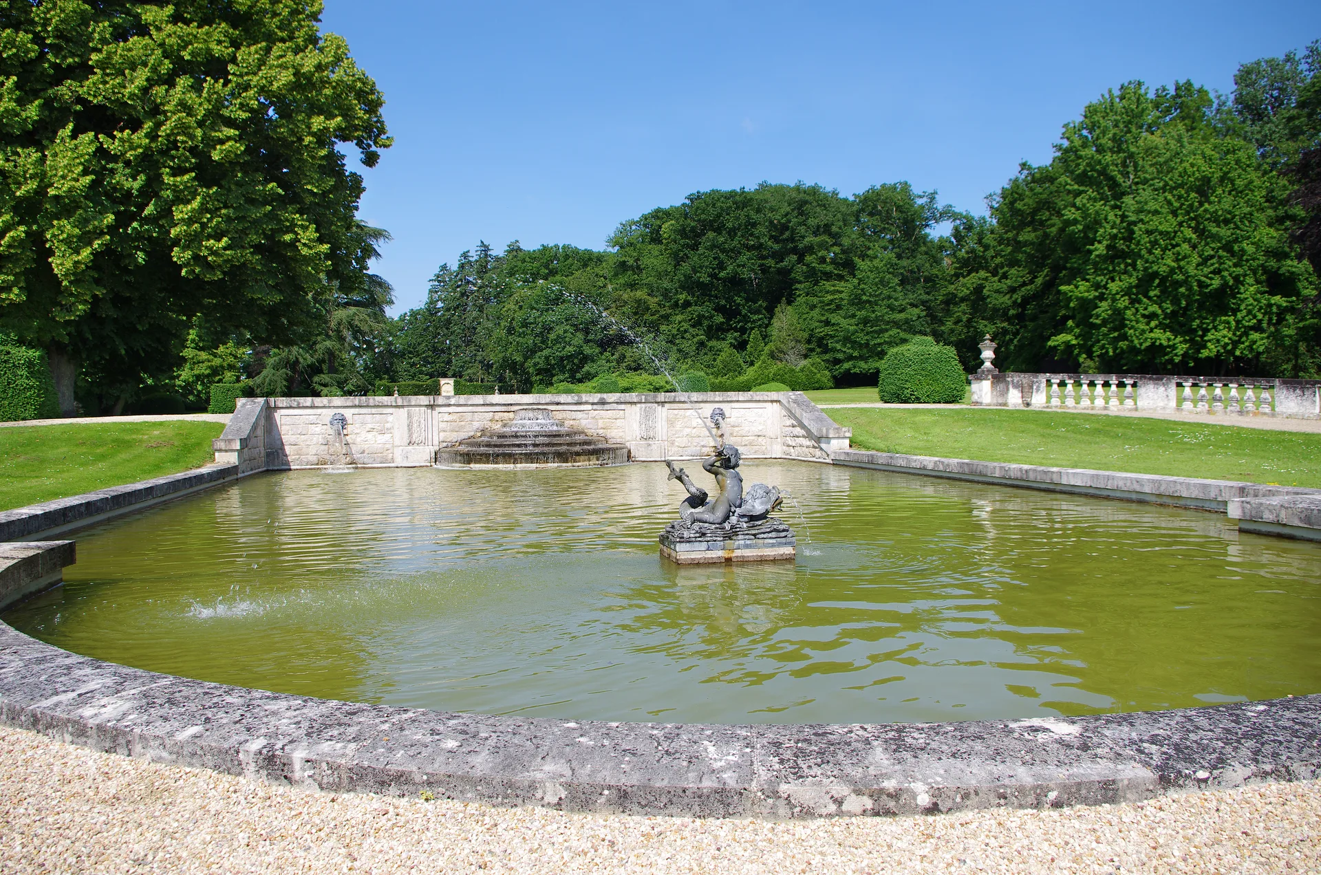Etang Communal de Bouges à Bouges-le-Château — À 1,9 km du lac
