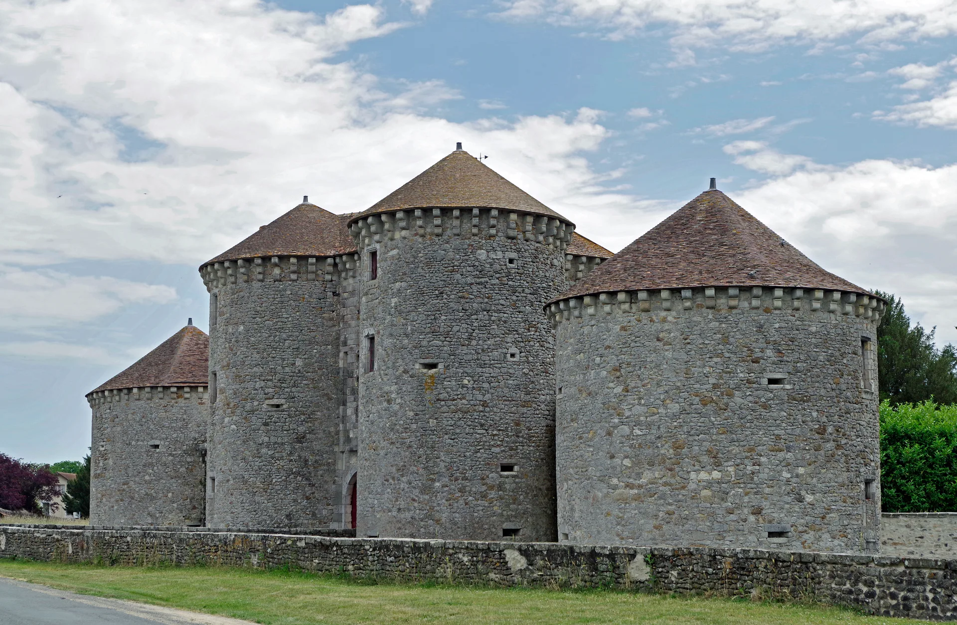 Etang communal de Bourg Archambault à Bourg-Archambault — À 1,3 km du lac