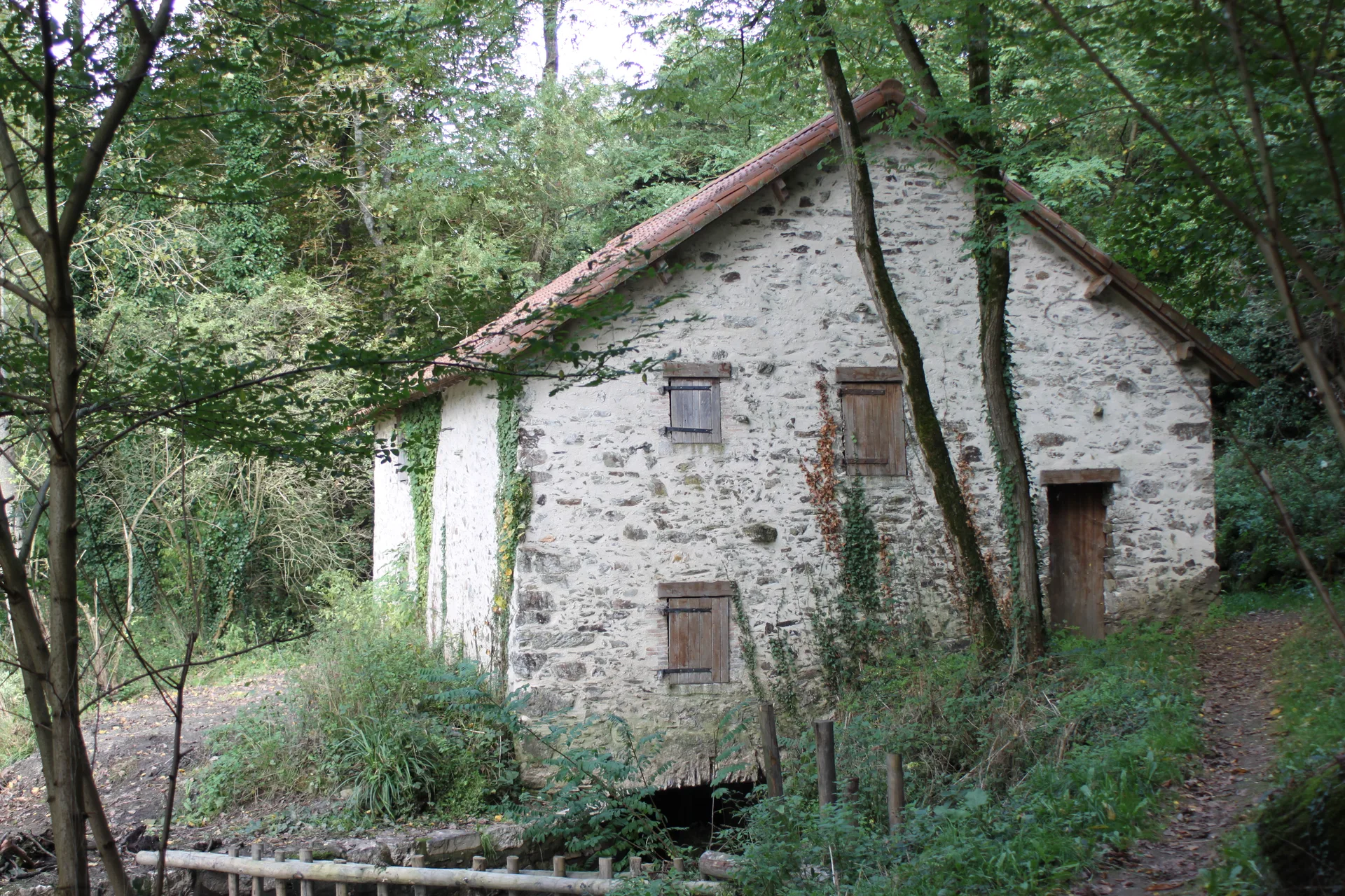 Etang Communal de La Rabatelliere à La Rabatelière — À 3,3 km du lac