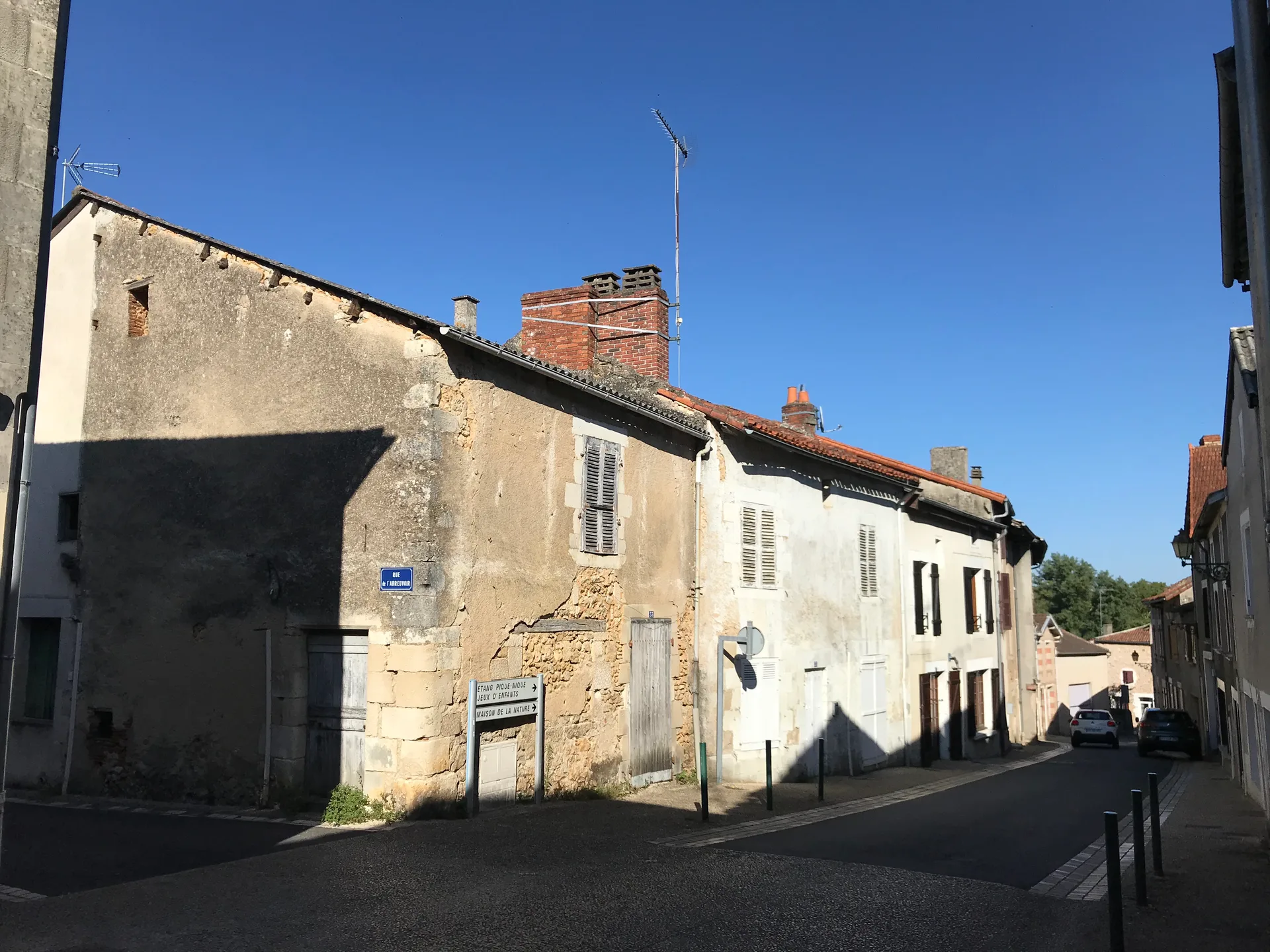 Etang communal de lussac les Chateaux à Lussac-les-Châteaux — À 296 m du lac
