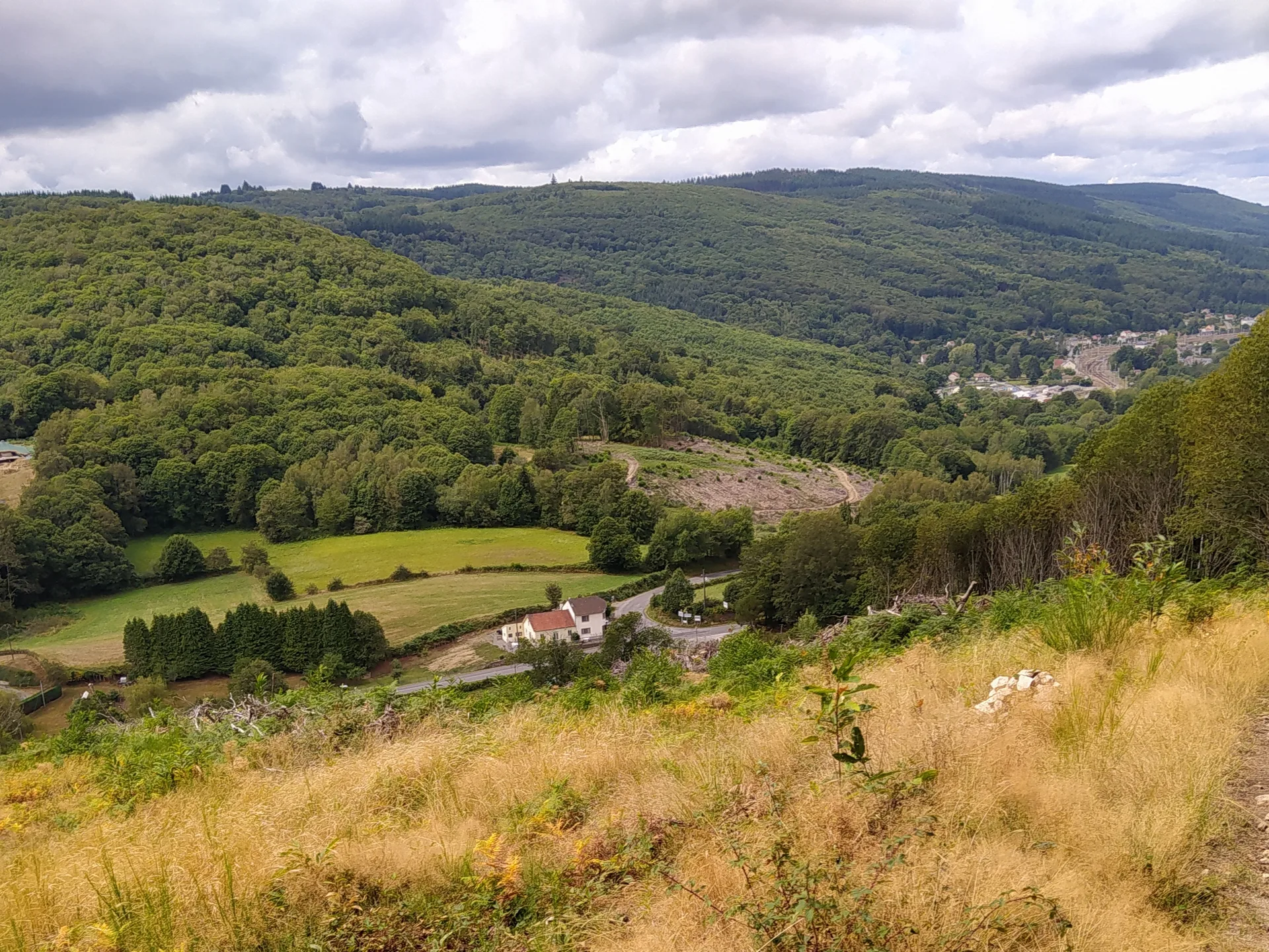 Etang communal de Saint Sulpice Laurière à Saint-Sulpice-Laurière — À 2,1 km du lac