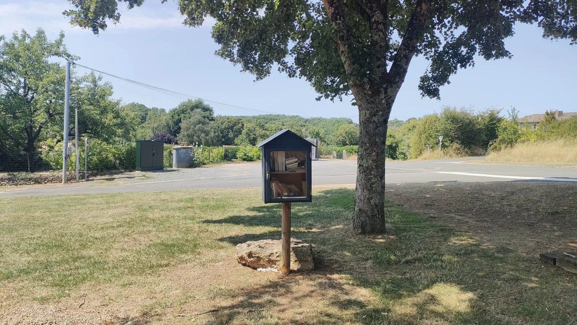 Etang communal de Vaux en Couhe à Valence-en-Poitou — À 324 m du lac