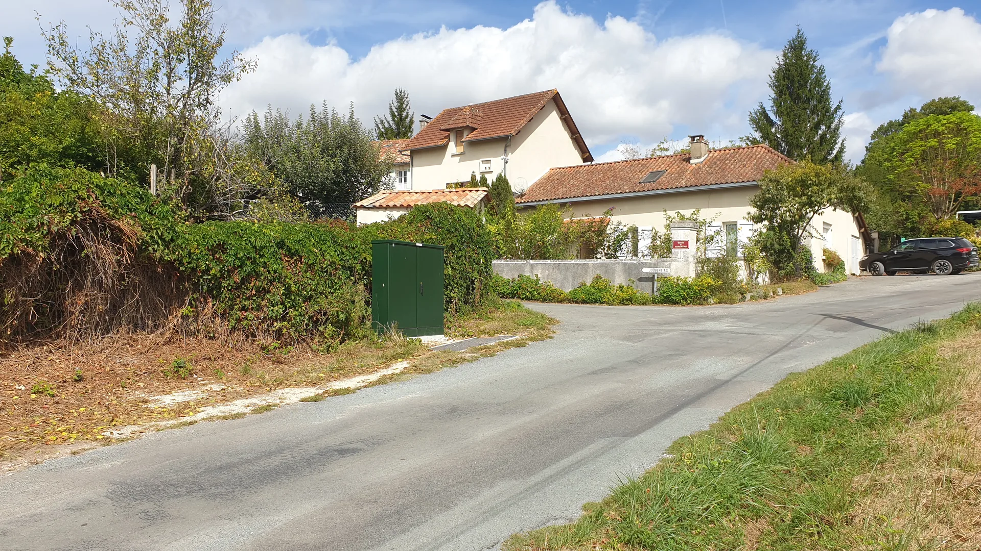 Etang Communal Elie Placide à Celles — À 3,4 km du lac