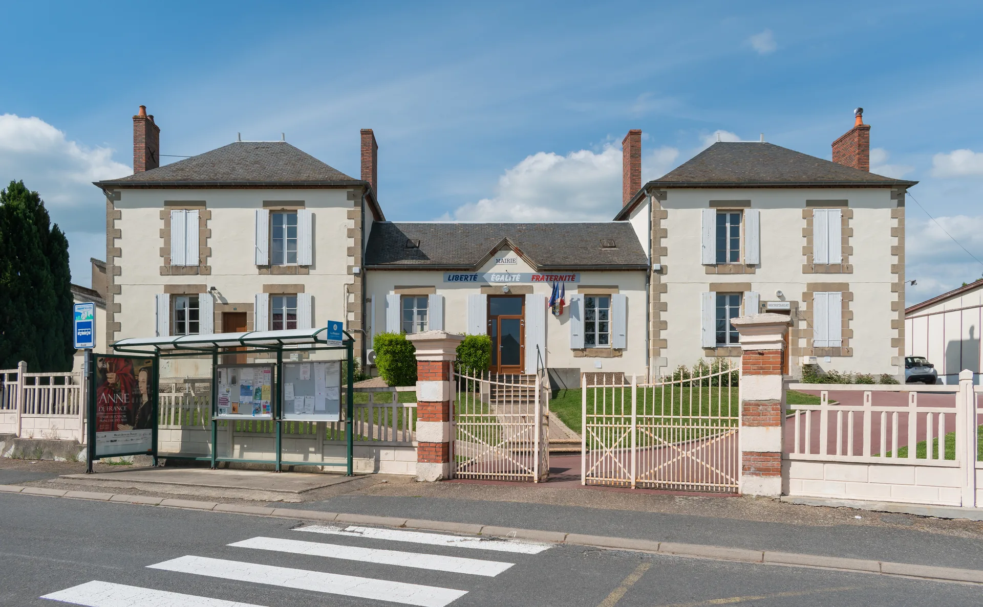 Etang communal le Chapitre à Treban — À 1,8 km du lac