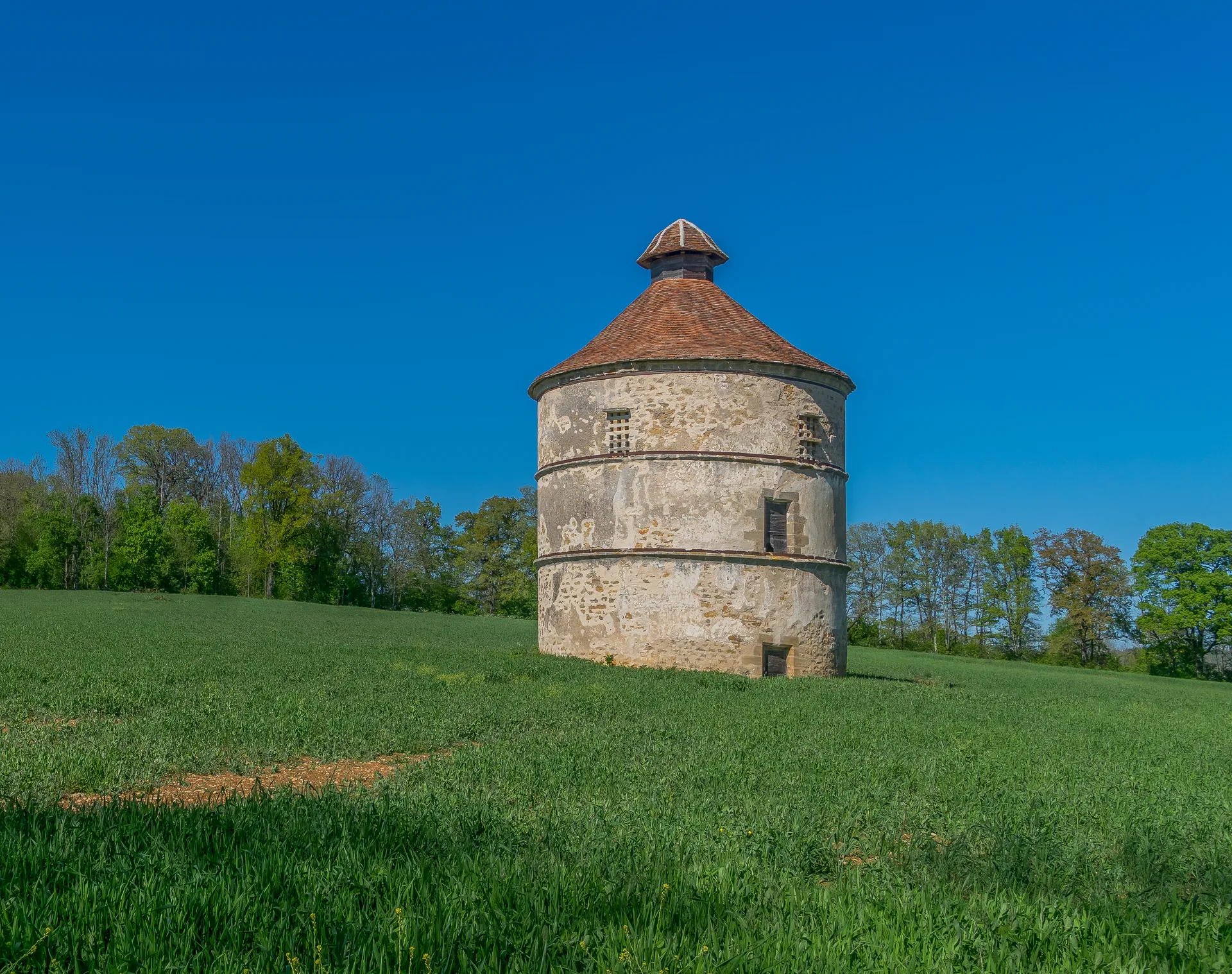 Etang d'Assier à Assier — Sur le lac