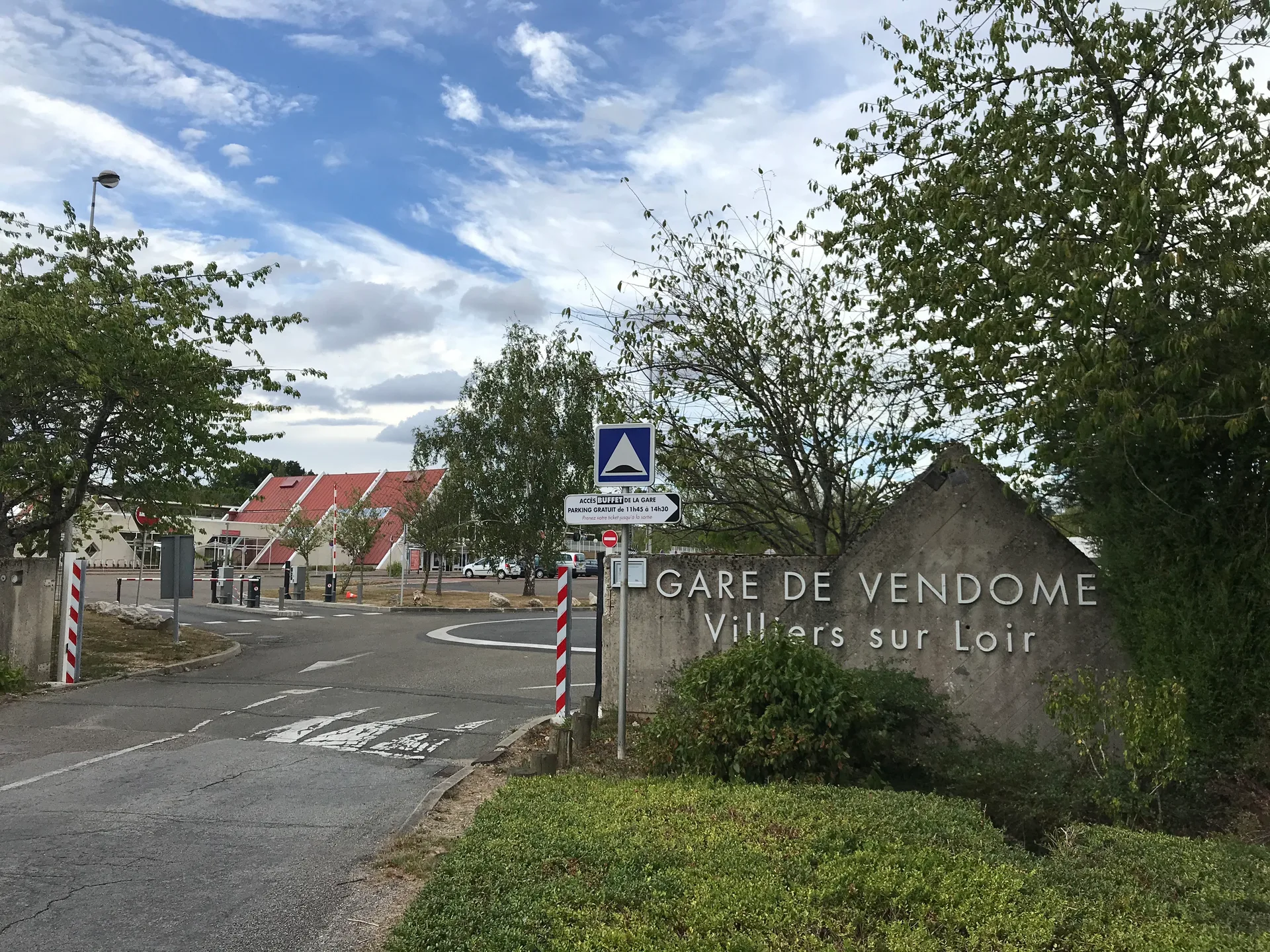 Etang de Aze à Azé — À 3,5 km du lac