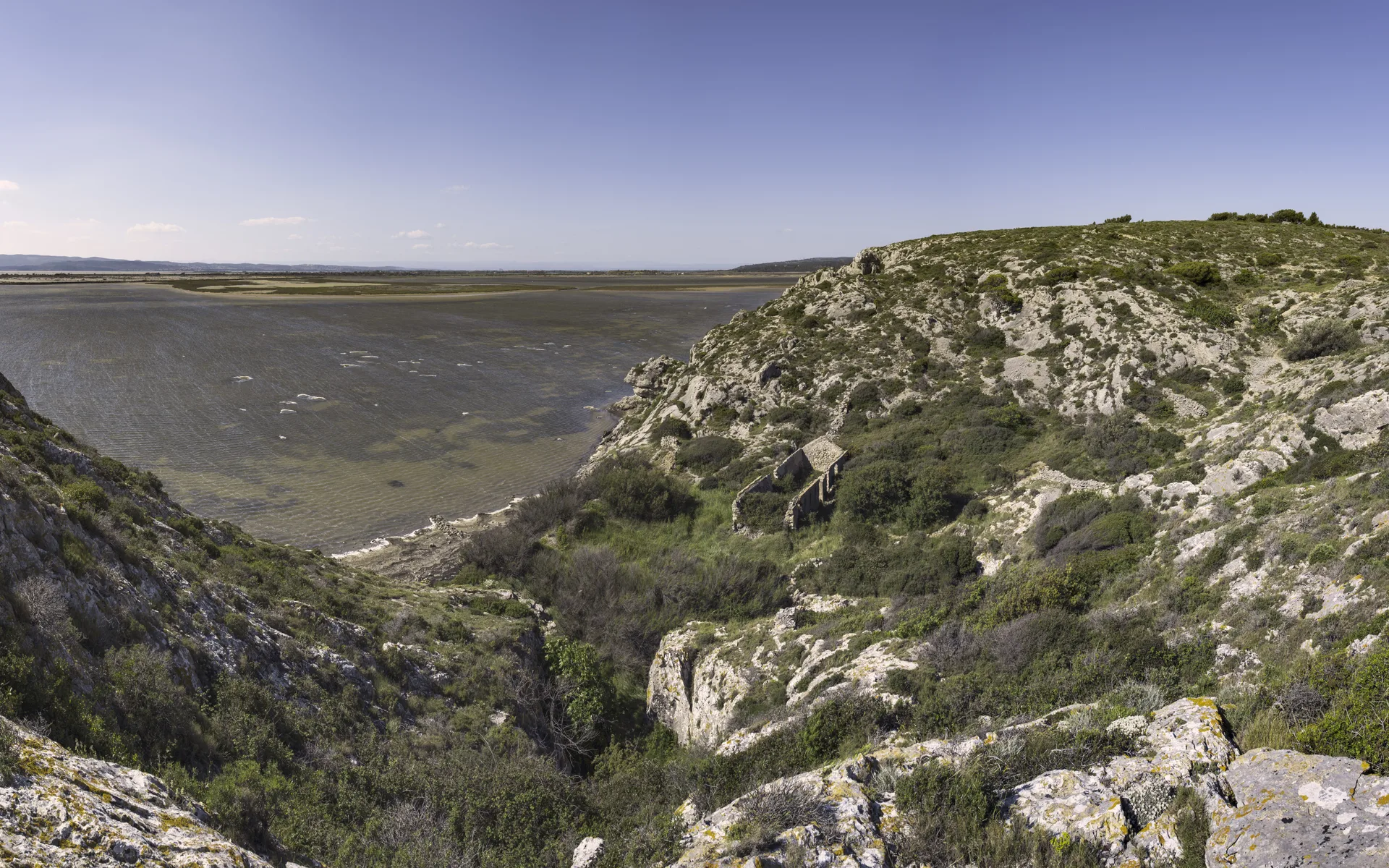 Étang de Bages-Sigean à Gruissan — À 1,4 km du lac