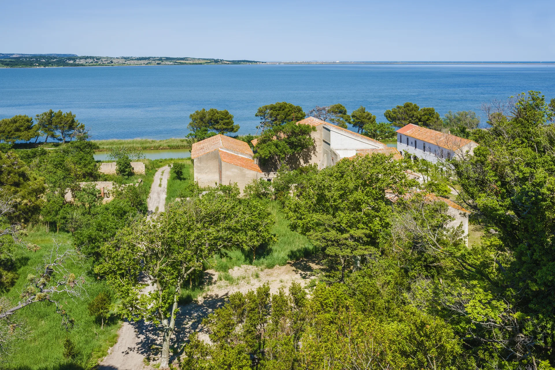 Étang de Bages-Sigean à Gruissan — À 2,4 km du lac