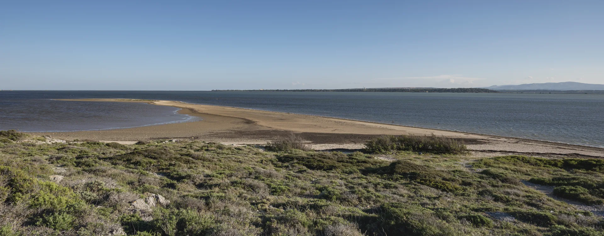 Étang de Bages-Sigean à Gruissan — À 1,0 km du lac