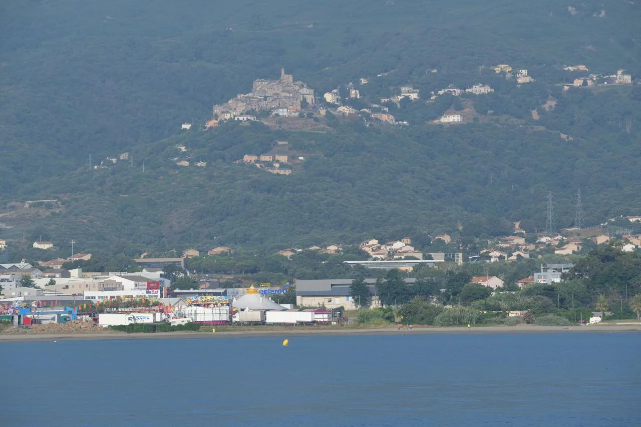 Etang de Biguglia à Furiani — À 3,6 km du lac