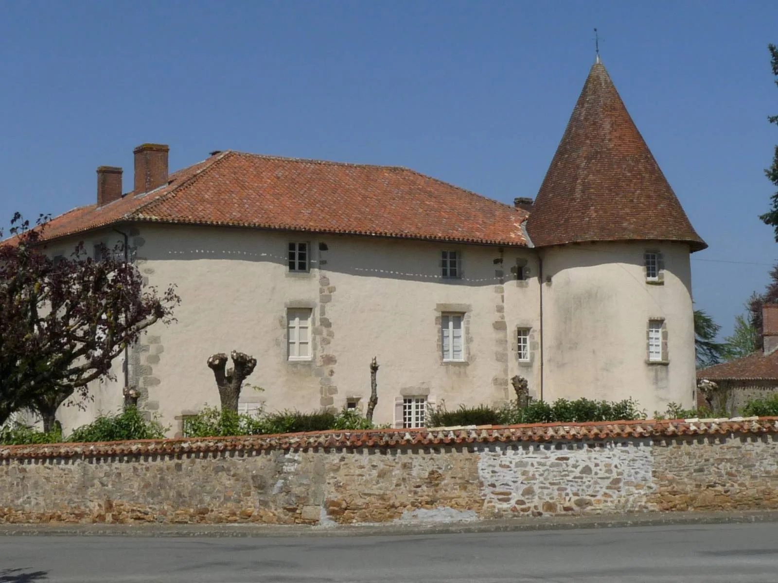 Etang de Brigueuil à Brigueuil — À 4,7 km du lac